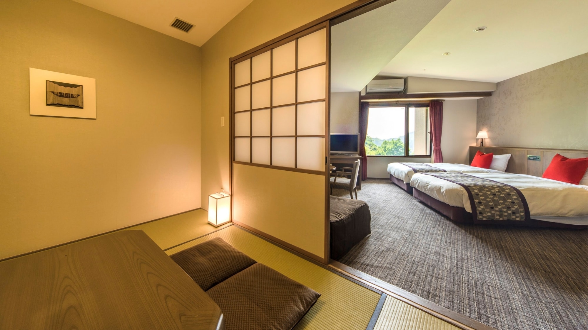 [Japanese-Western style room] *Example