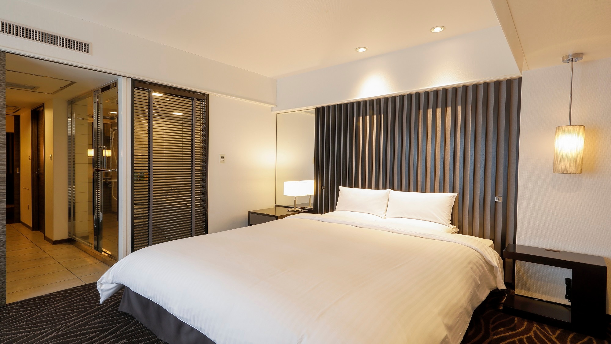 [Luxury corner double (with corner terrace) / 44 square meters]
