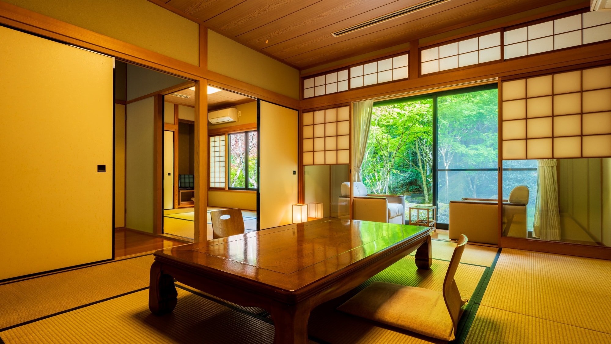 ◆ [Two Japanese-style rooms | Capacity 4 people] A detached room with a private garden overlooking the Yabakei Gorge