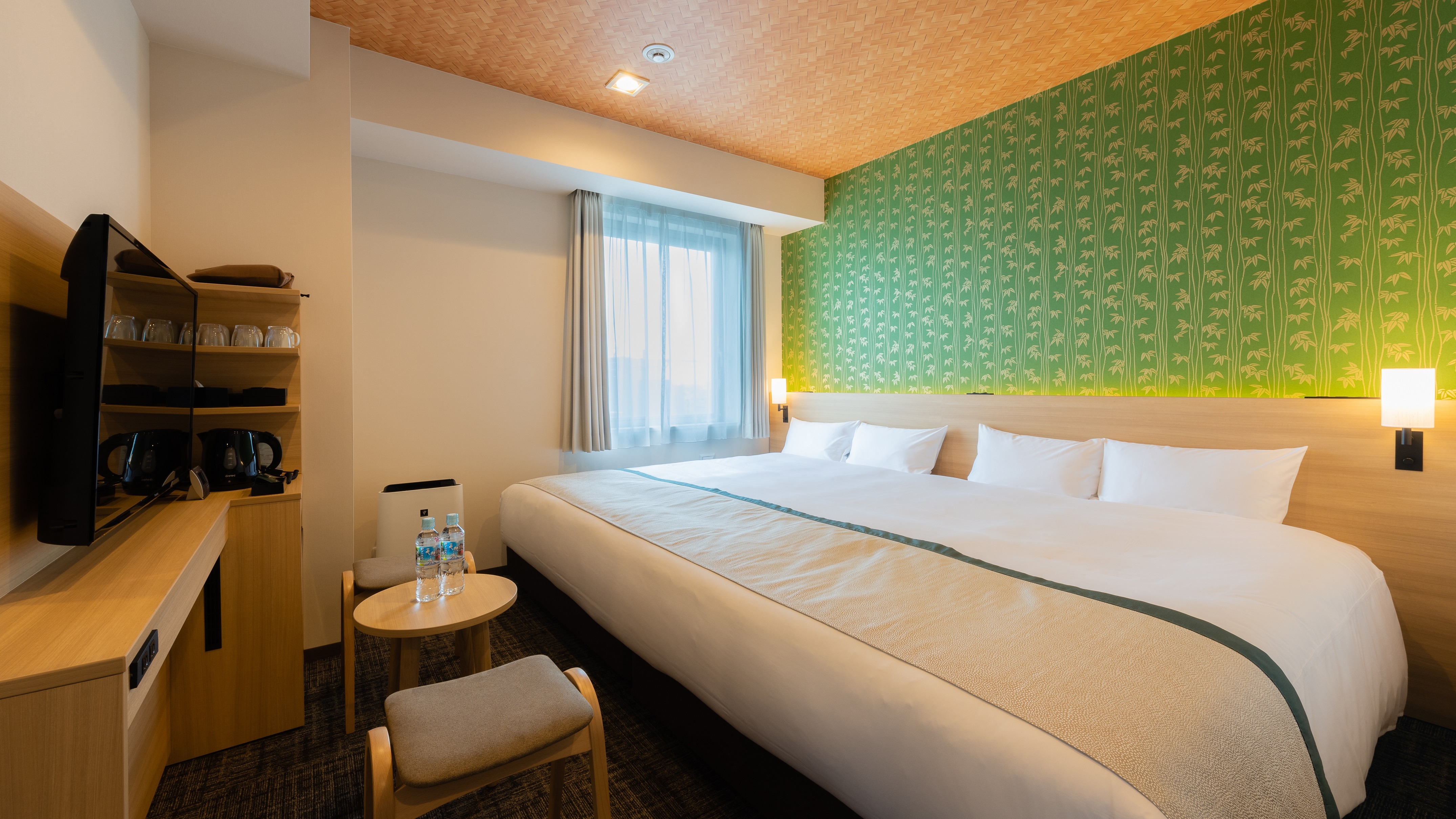 Family Wide ② Simmons 140 cm wide double bed & times; 2 units