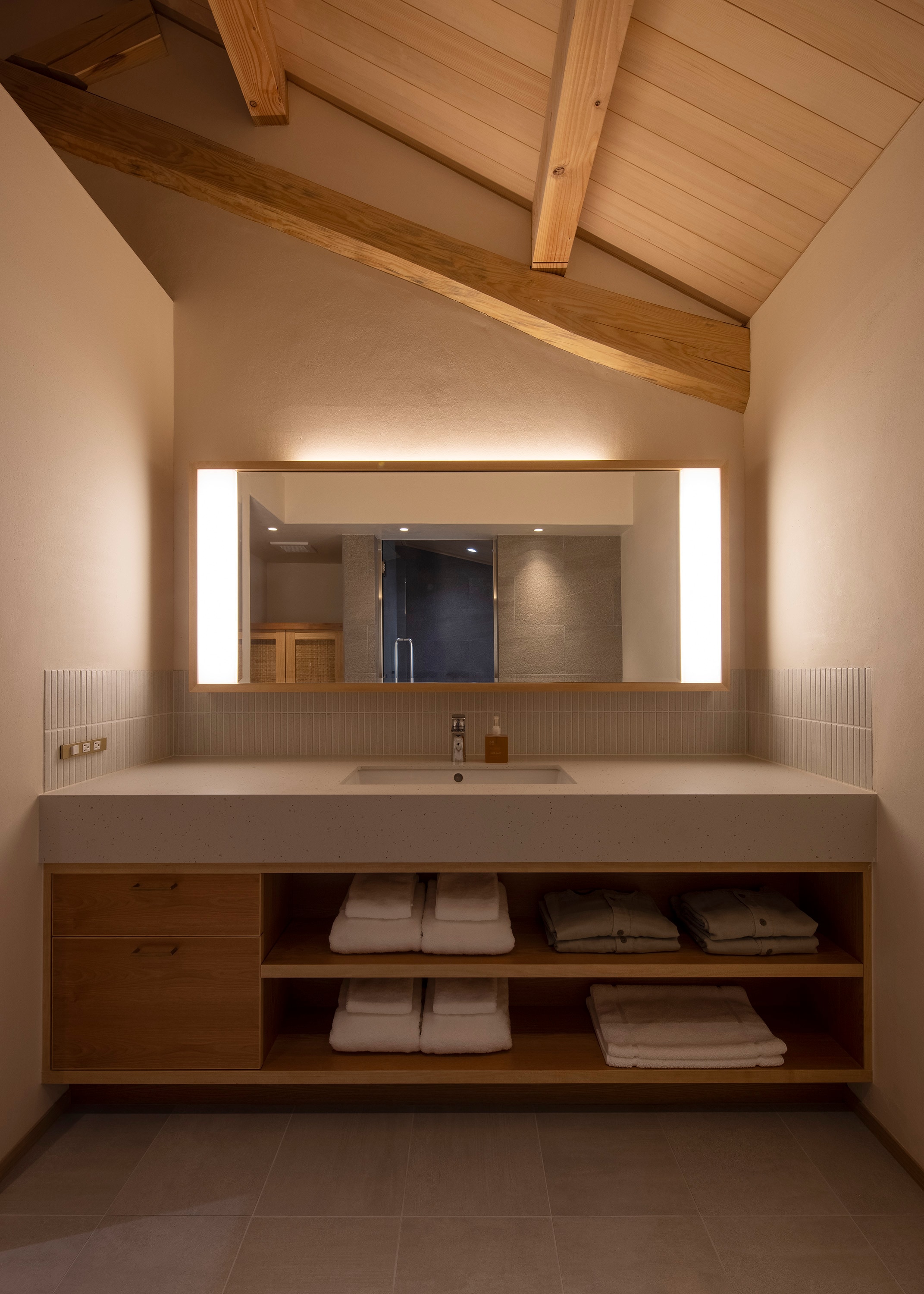 Okunoyado Powder Room