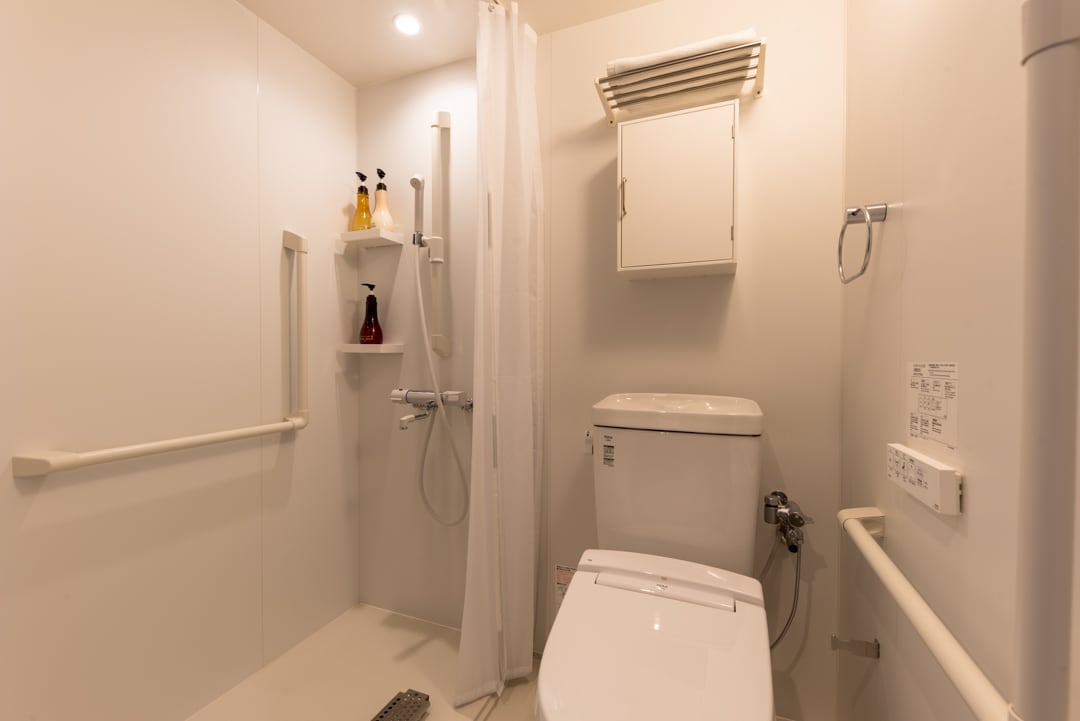 Spacious twin bedroom 1F shower room toilet