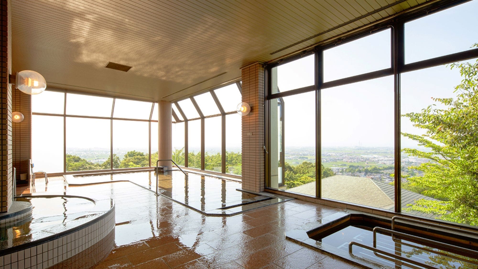 [Large public bath]