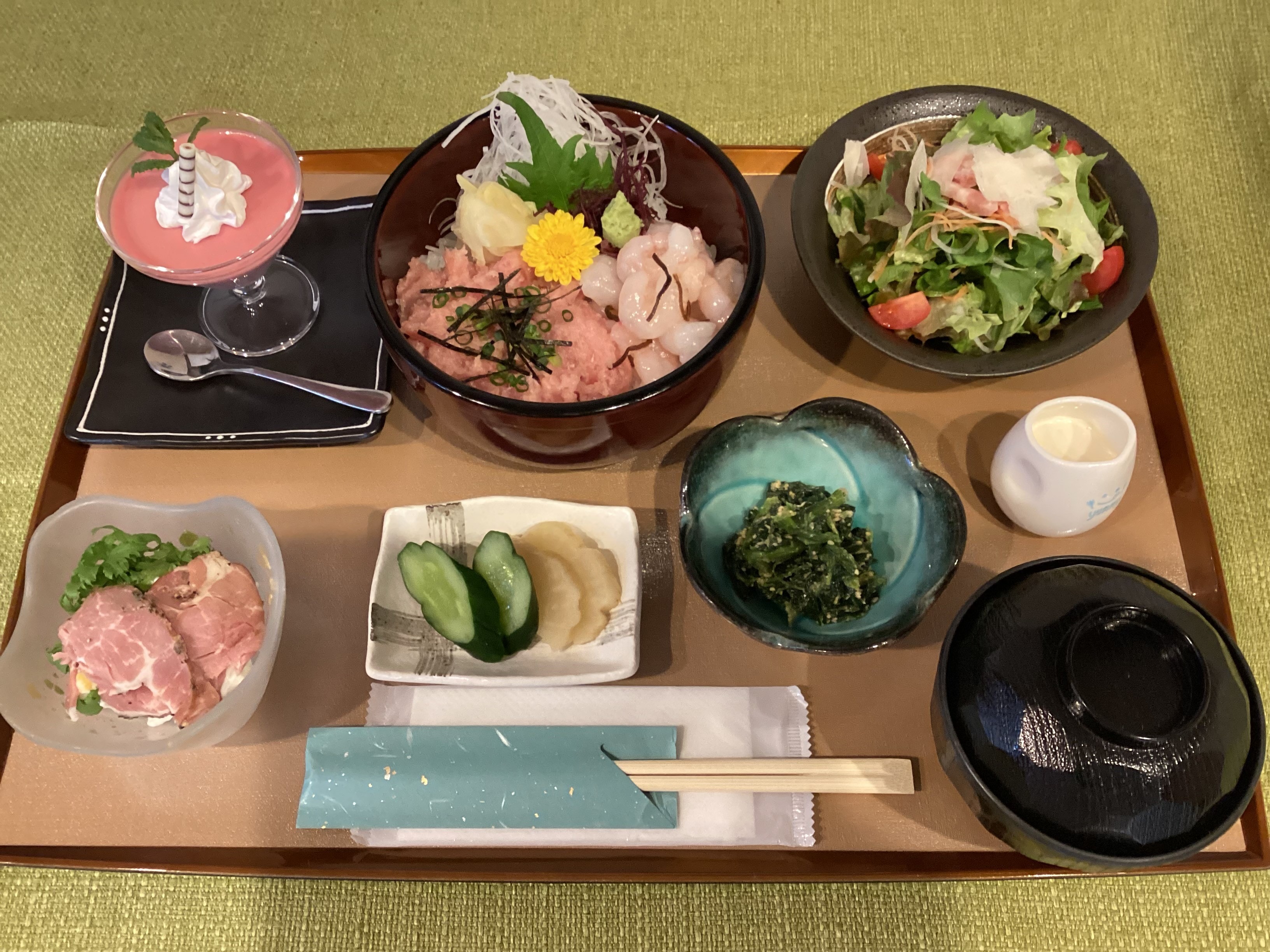 Mangkuk Nasi Udang Manis dan Negi Toro