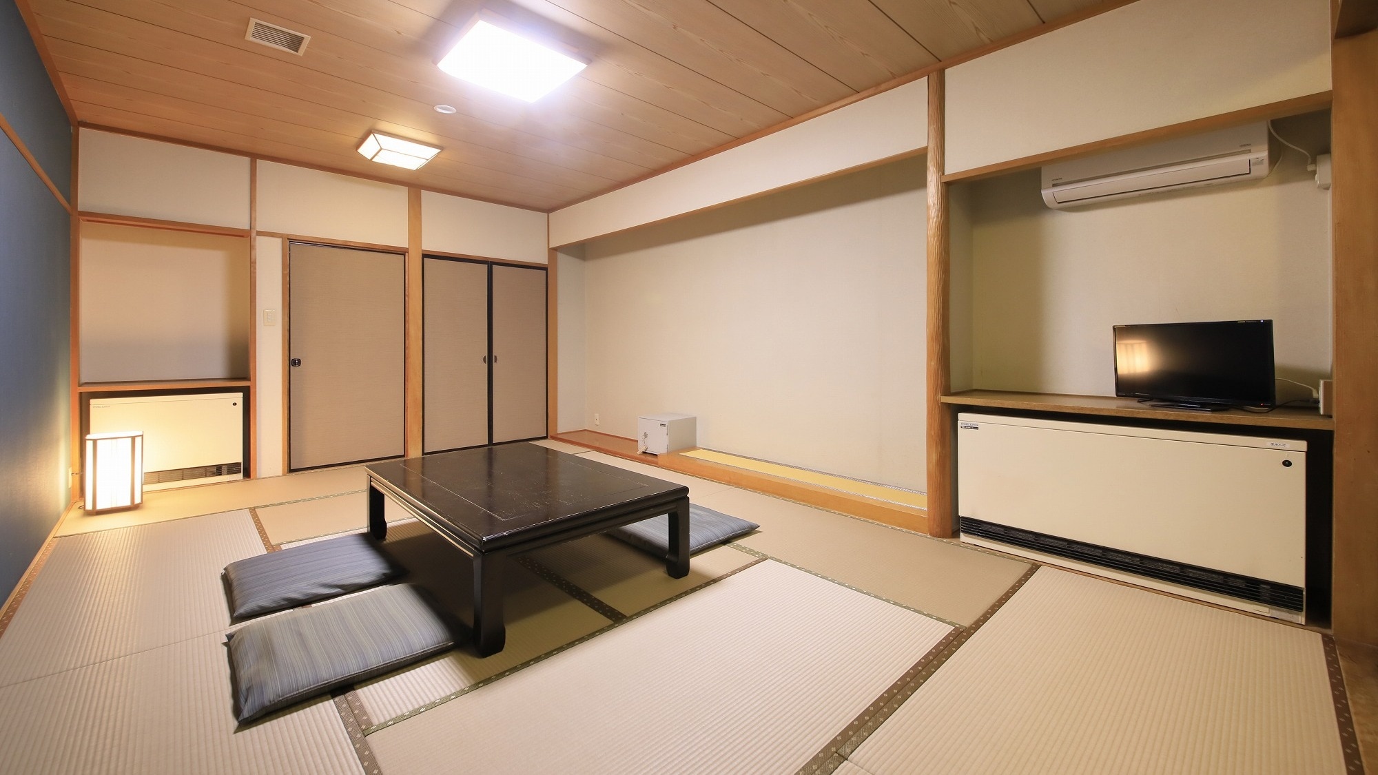 [Japanese-style room] Safe even for a large number of people