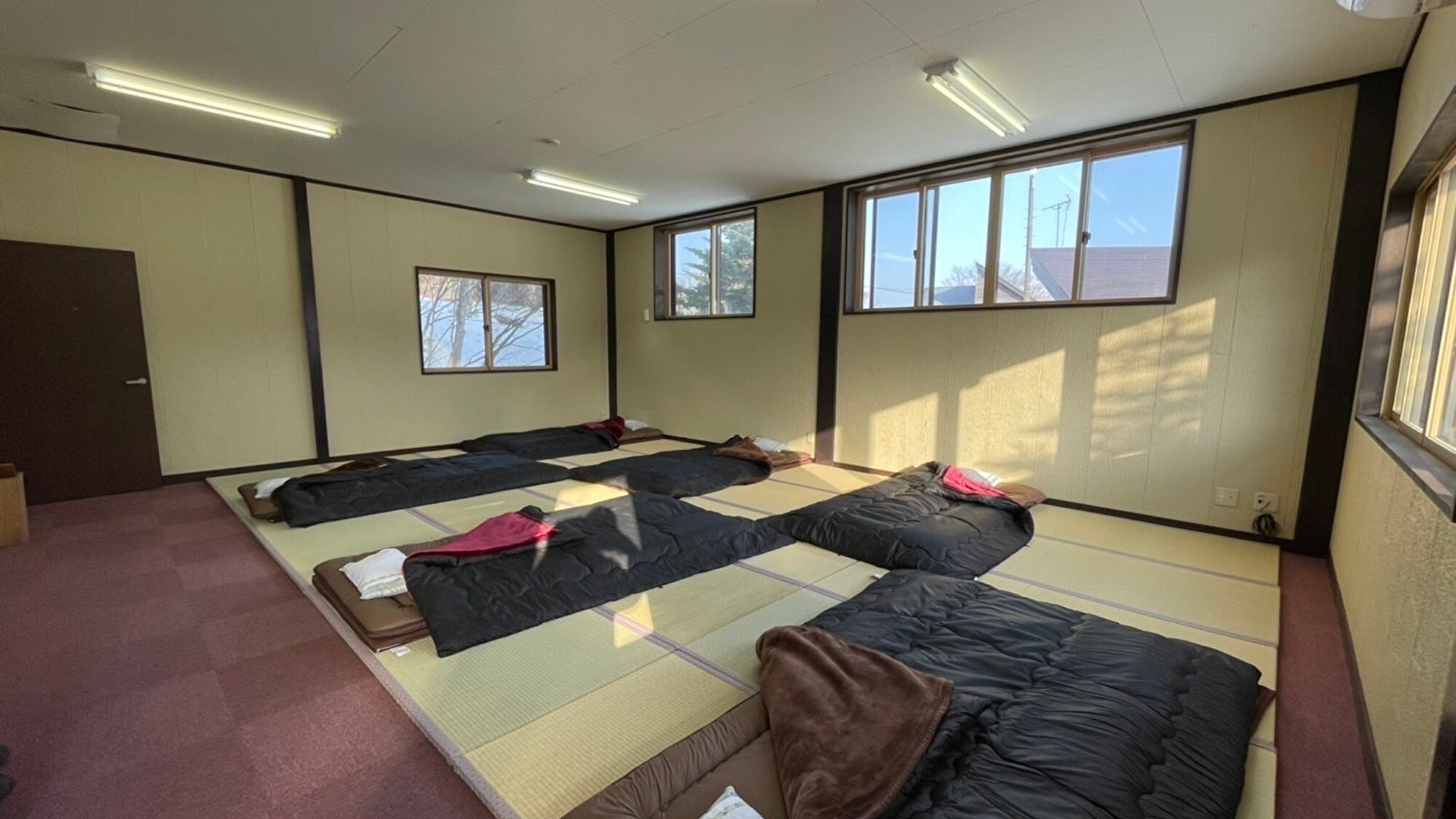 กระท่อม 3 ชั้น: ห้องนอนอยู่ชั้น 2