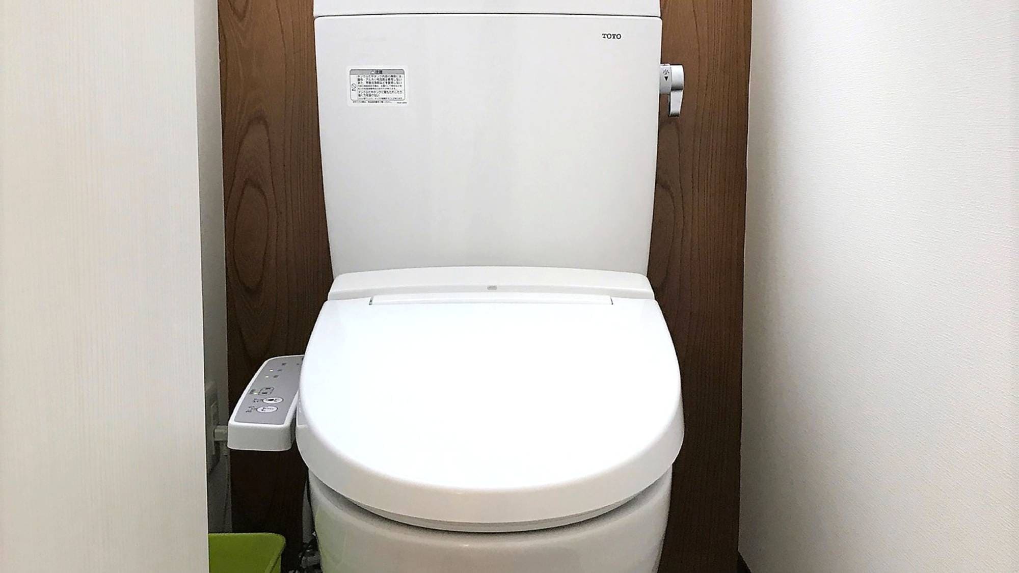 ・ The toilet is also shared