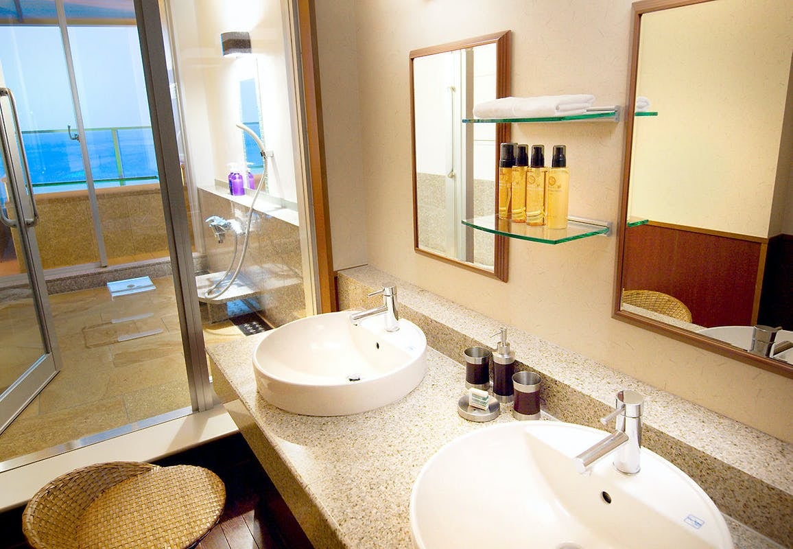 Guest room B type with open-air bath