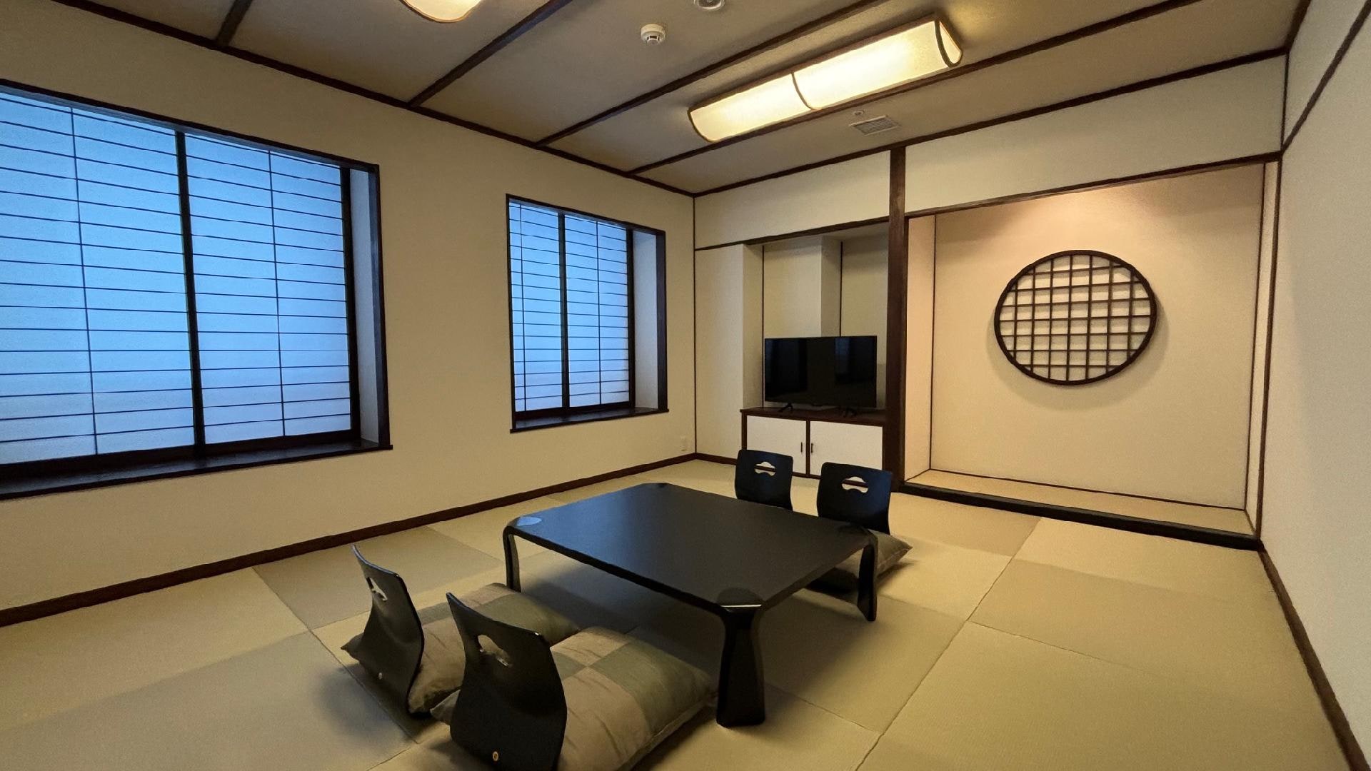 Japanese-style room, 10 tatami mats (1-4 people)