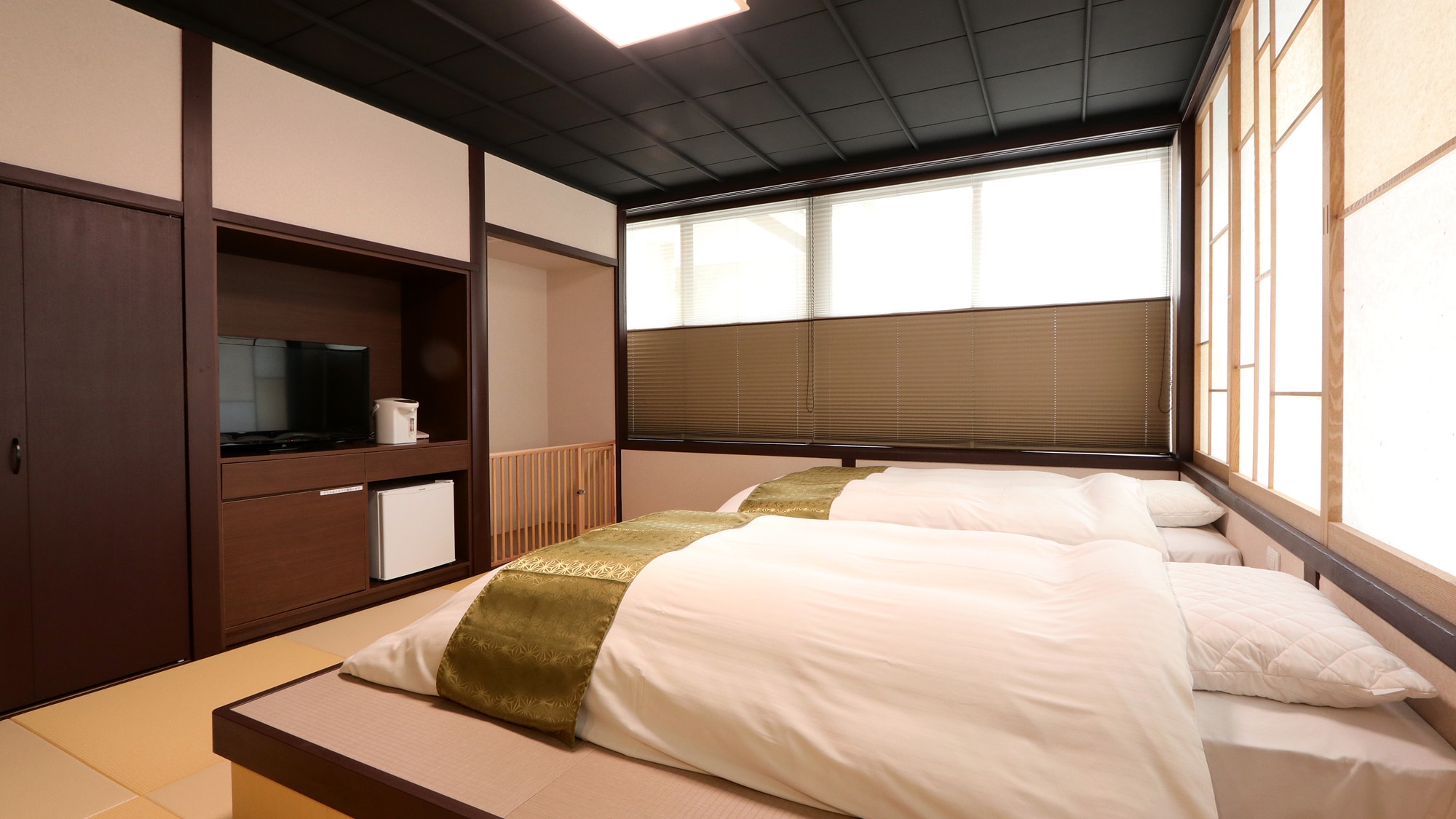 [Renovated Japanese-style room with 10 tatami mats☆Pets allowed]