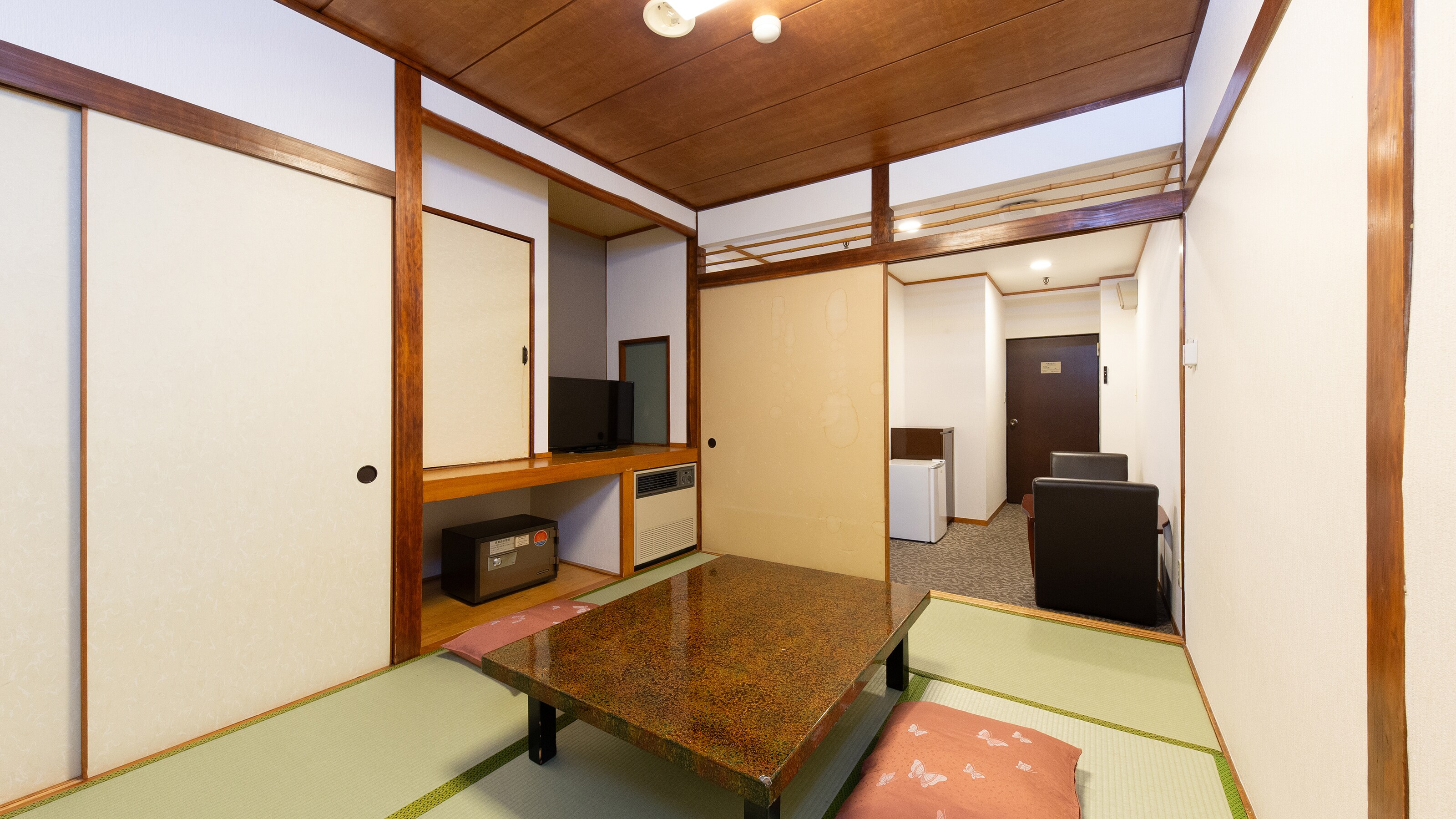 〇 Japanese-style room (6 tatami mats) (no view)