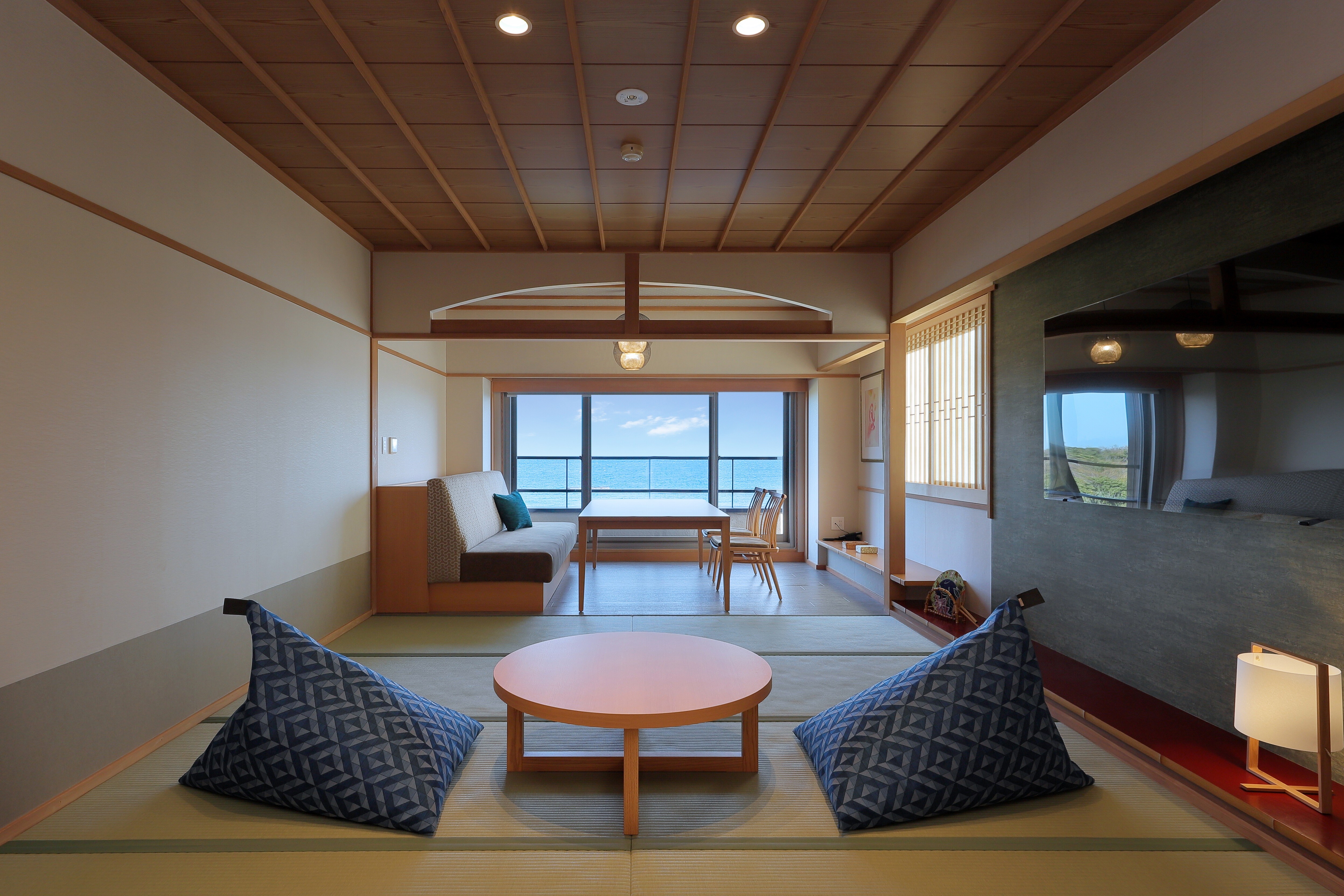 2F: Guest room with open-air bath (sea side, 12 tatami mats) Magochi
