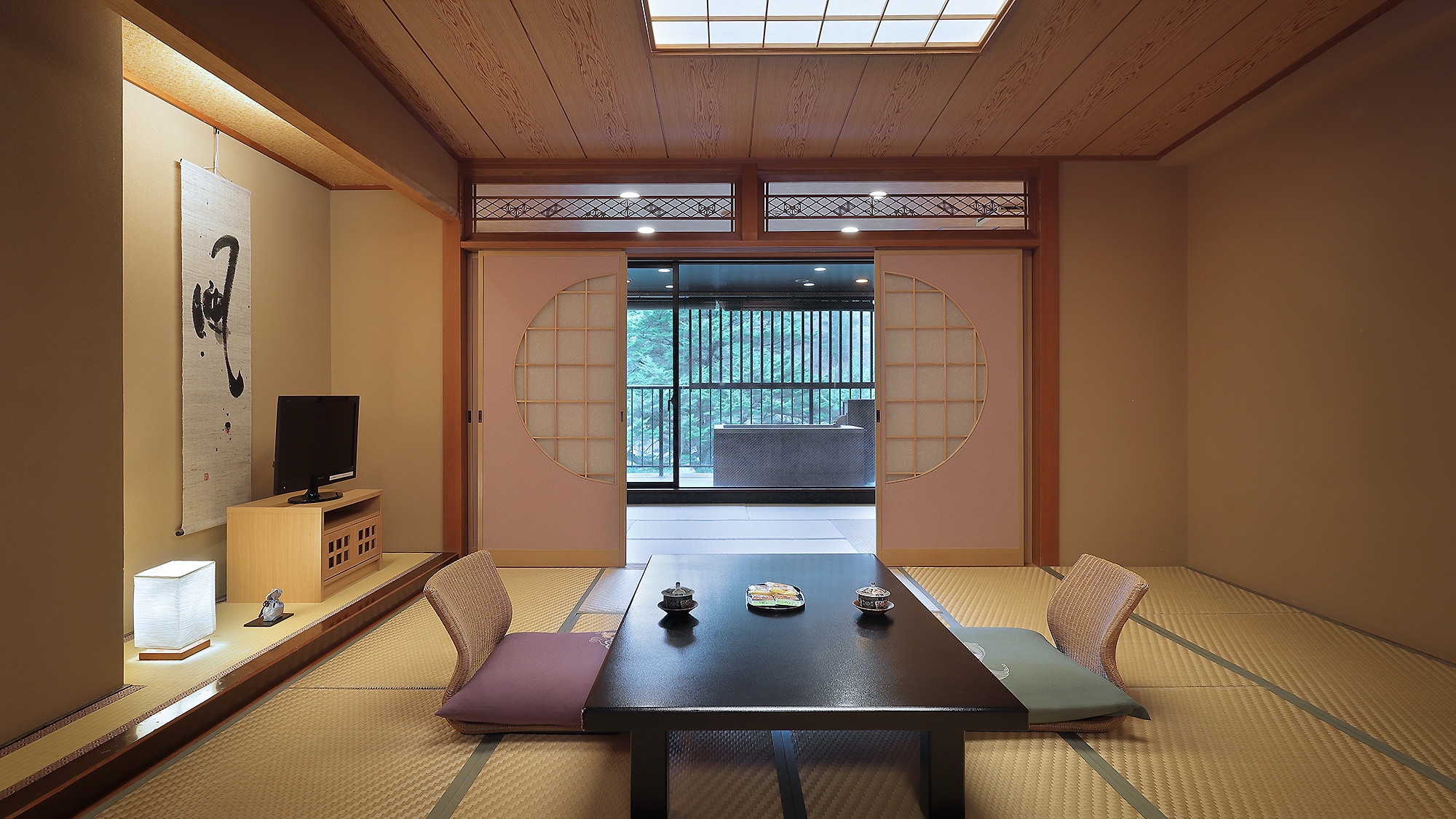Kamar bergaya Jepang dengan pemandian terbuka "Sakura no Ma"