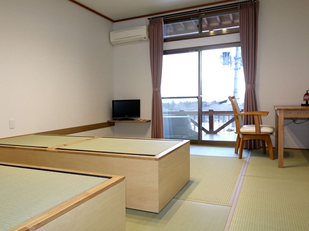Universal Design Twin Bed 10 Tatami Japanese Room
