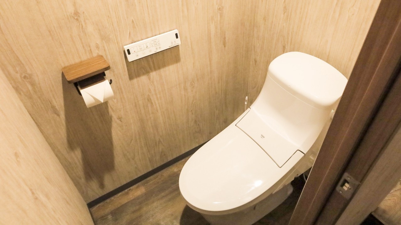 [Guest rooms] Toilets are provided inside the dome.