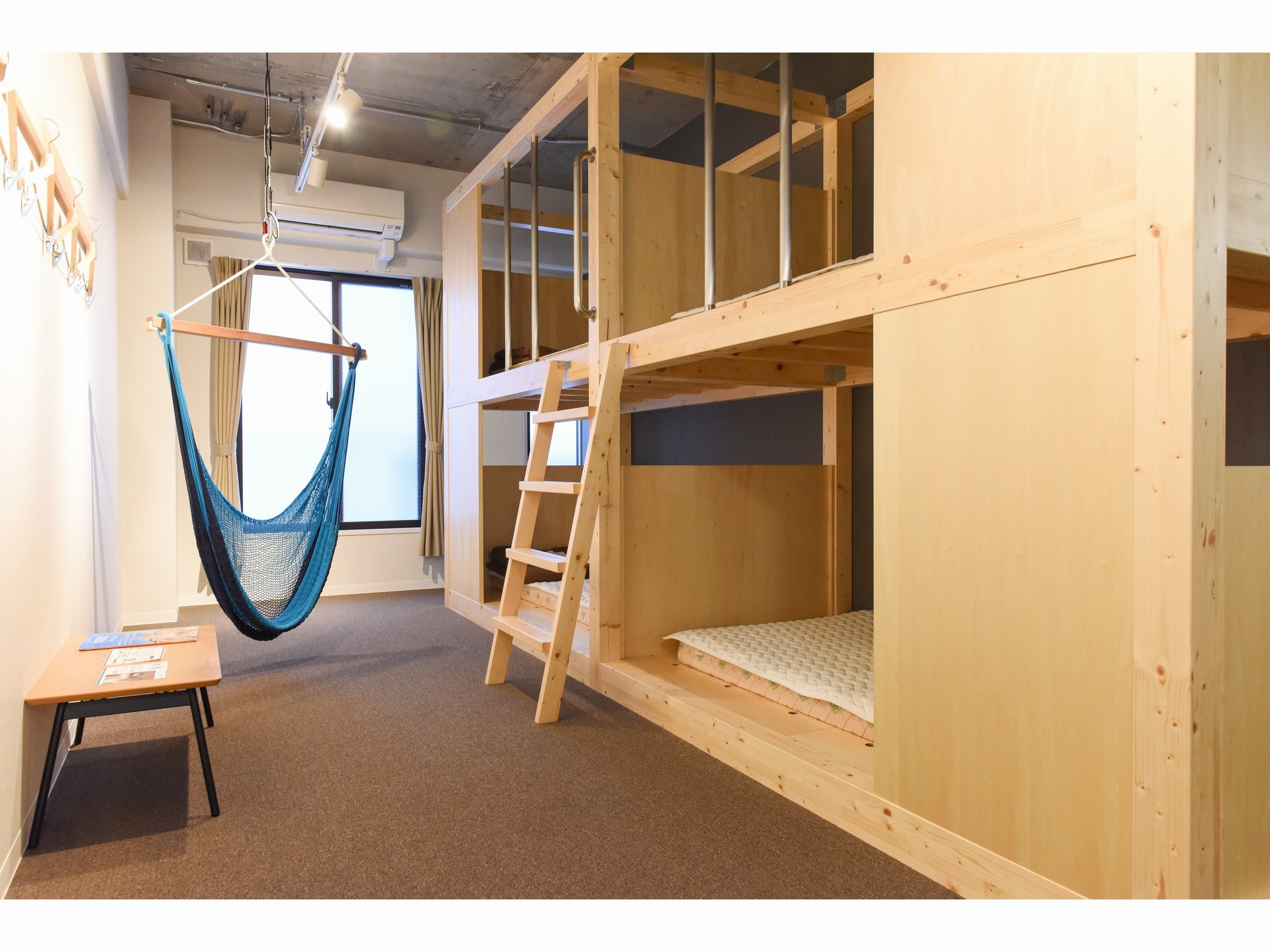 Private room (maximum 4 people, shared bathroom and toilet)