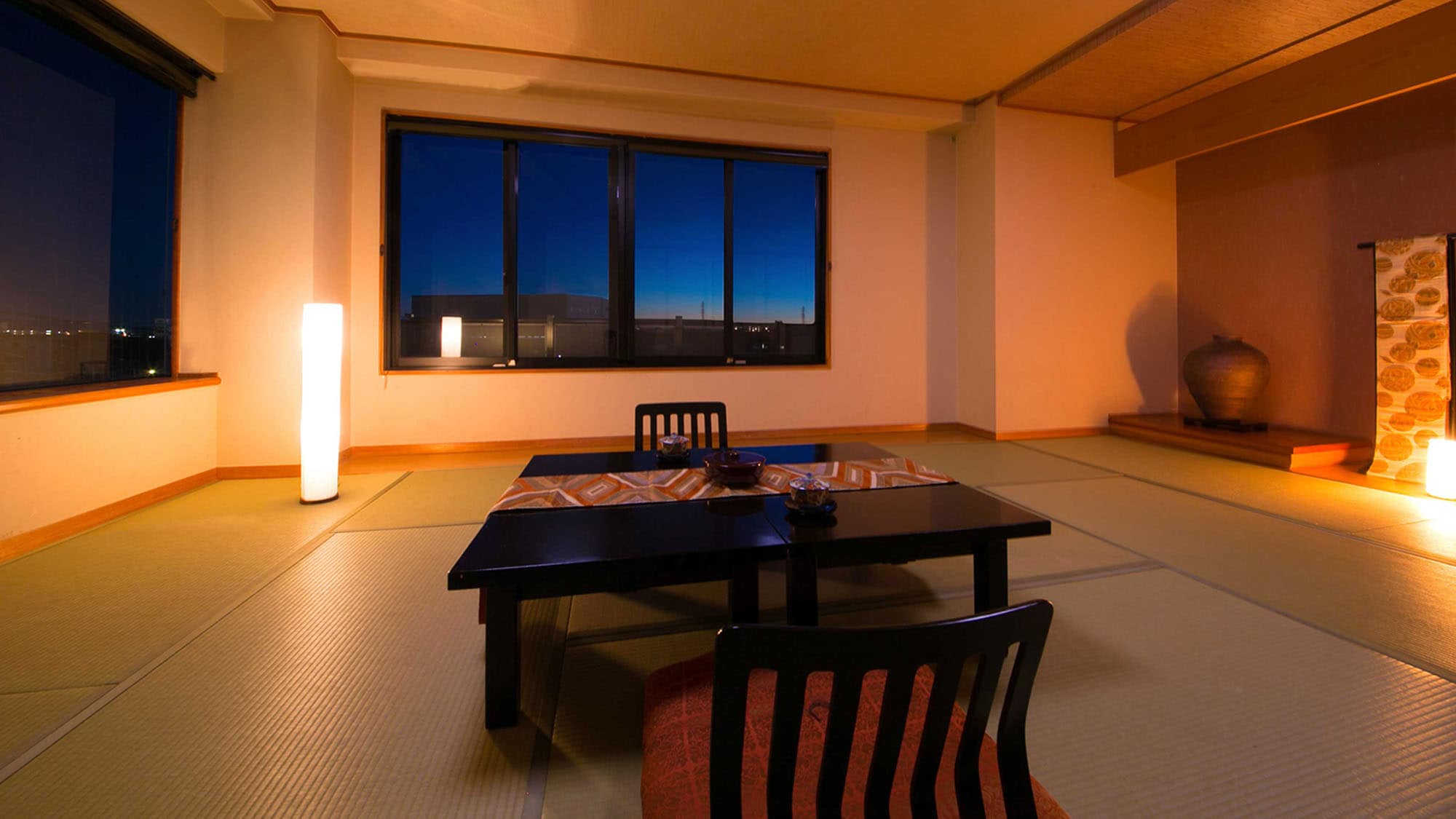 ■ Japanese-style room 14 tatami mats ■