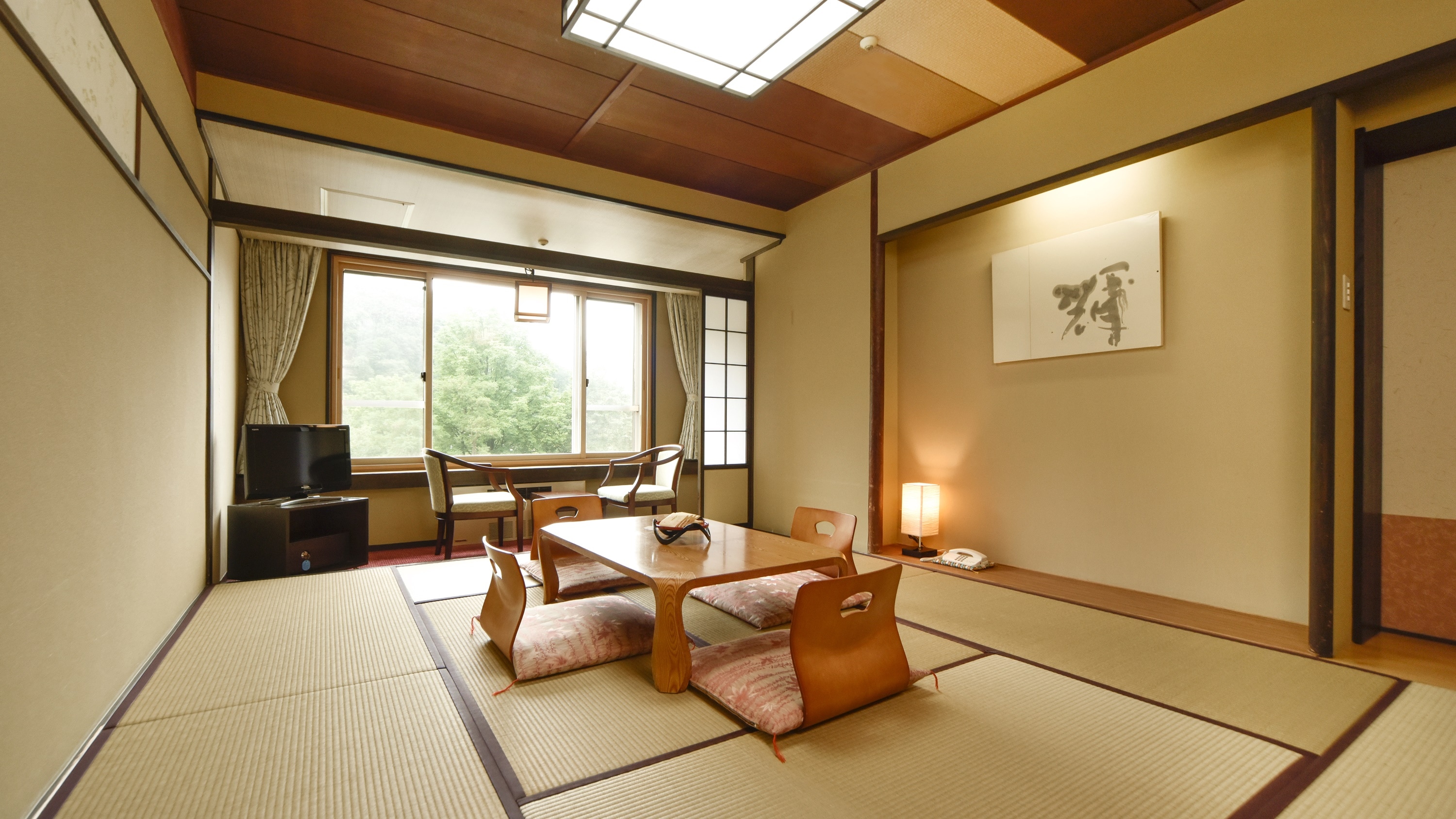 [Standard Japanese-style room / 30 square meters]