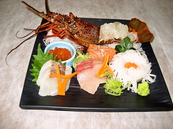 Assortment of 5 kinds of sashimi
