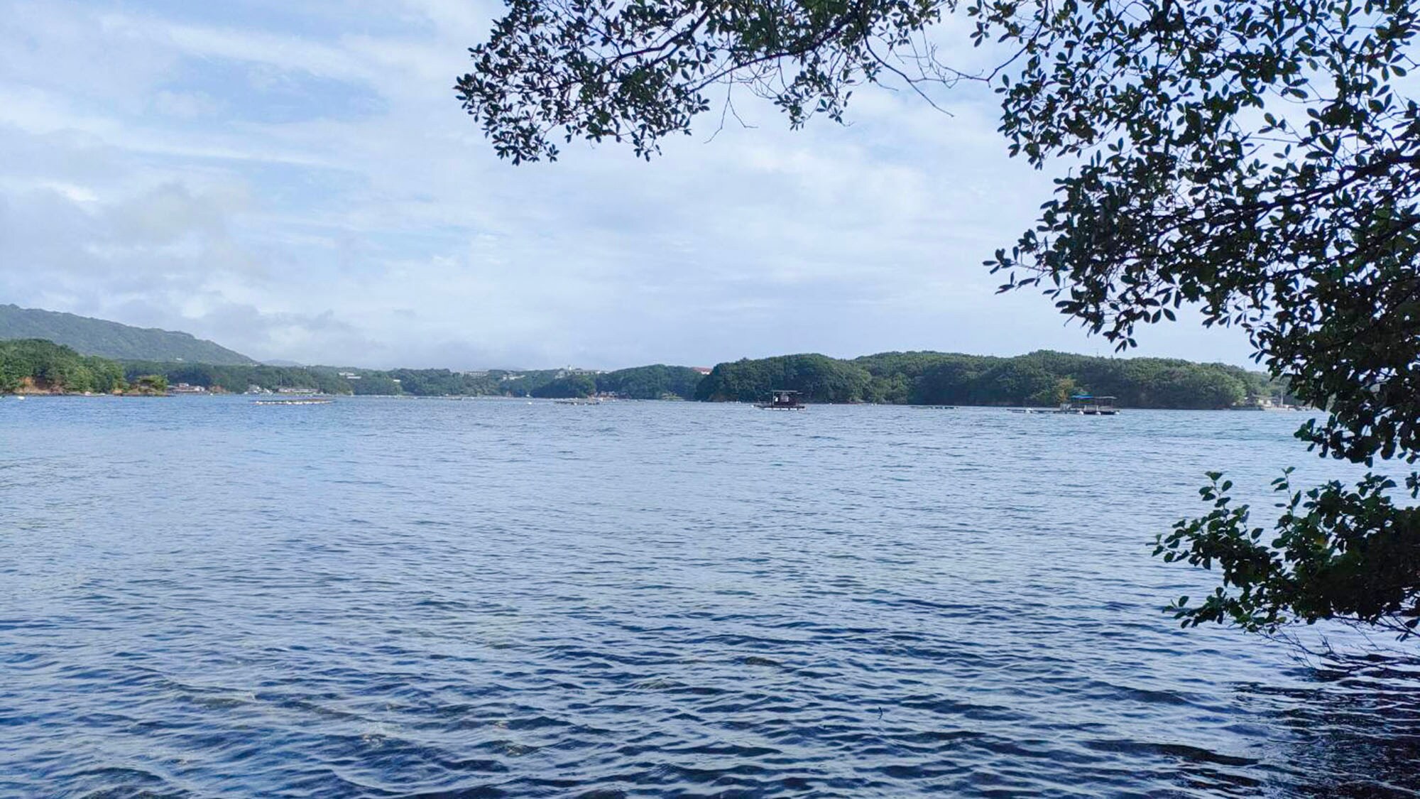・[Nearby] You can see the beautiful Ago Bay from the ocean view rooms.