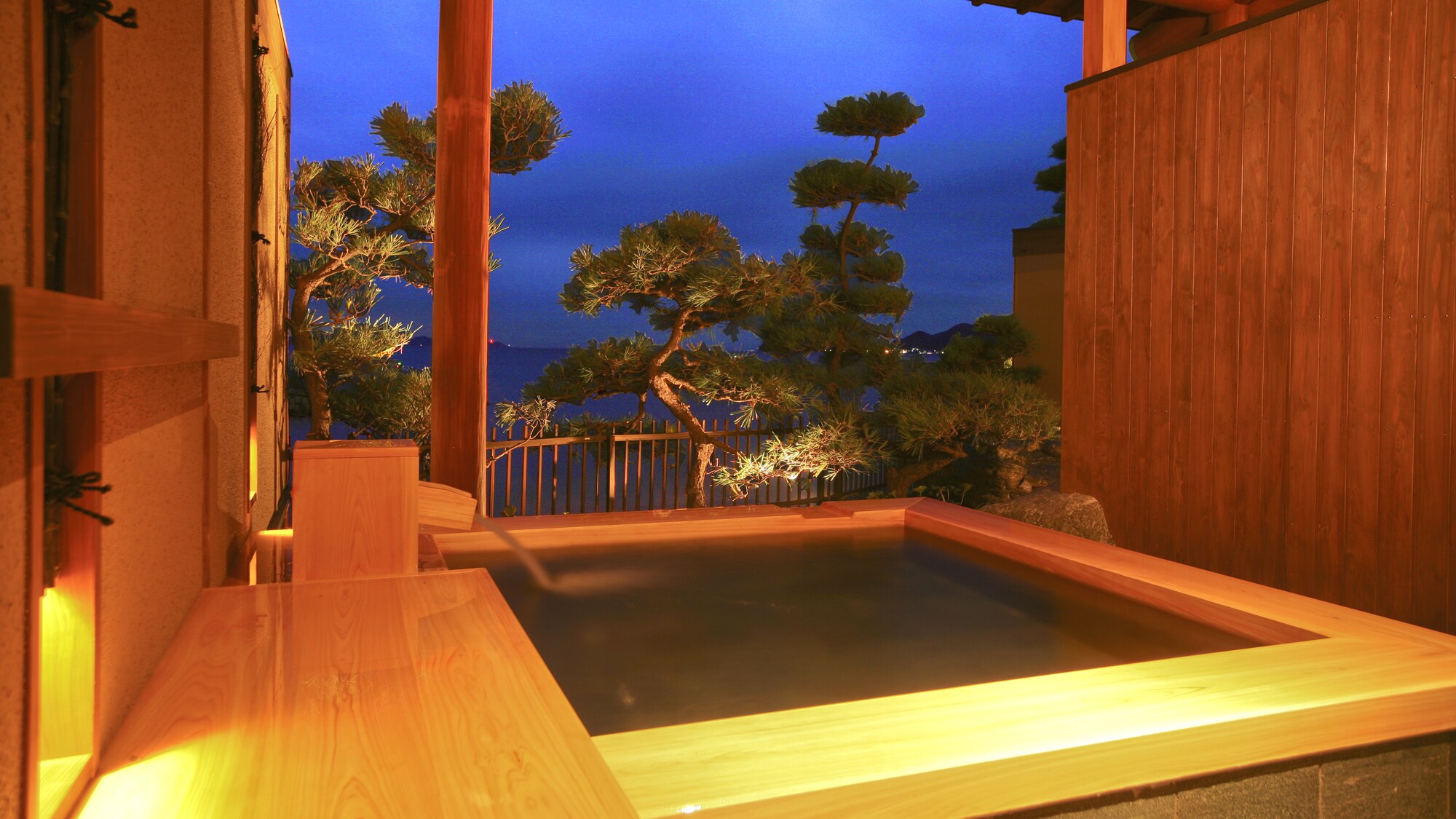 [ทุกห้องมีห้องอาบน้ำแบบเปิดโล่งส่วนตัว] Villa Paradise Sea Garden Type A / No. 101 อ่างอาบน้ำแบบเปิดโล่ง