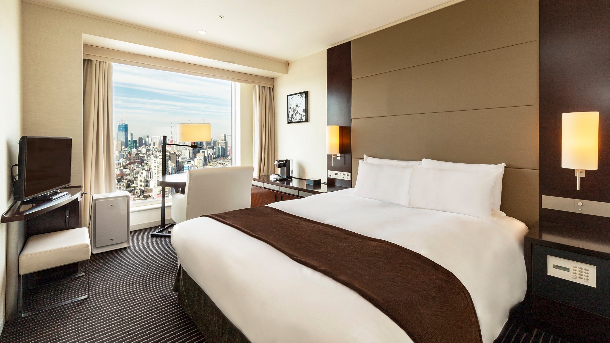 Main Tower Double (Premier Floors 35-37)