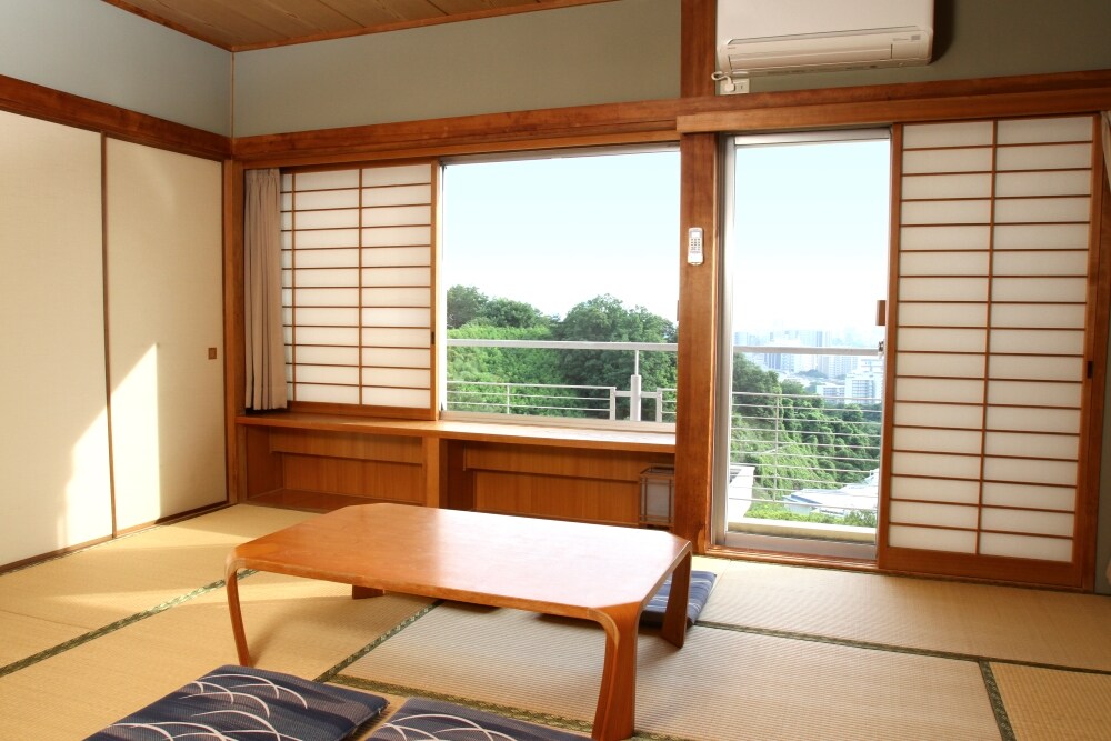 Japanese-style room (10 tatami mats)