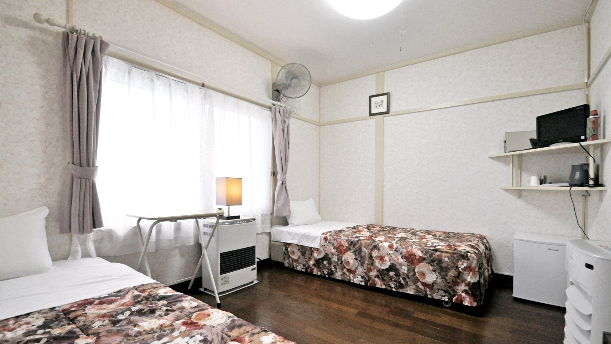 [ห้องเตียงคู่]