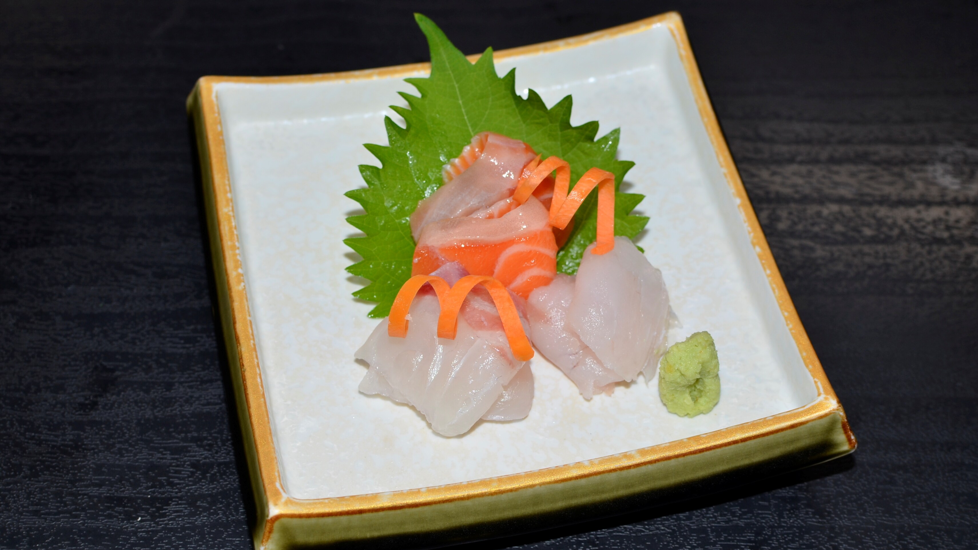 Order menu: "Three kinds of sashimi"