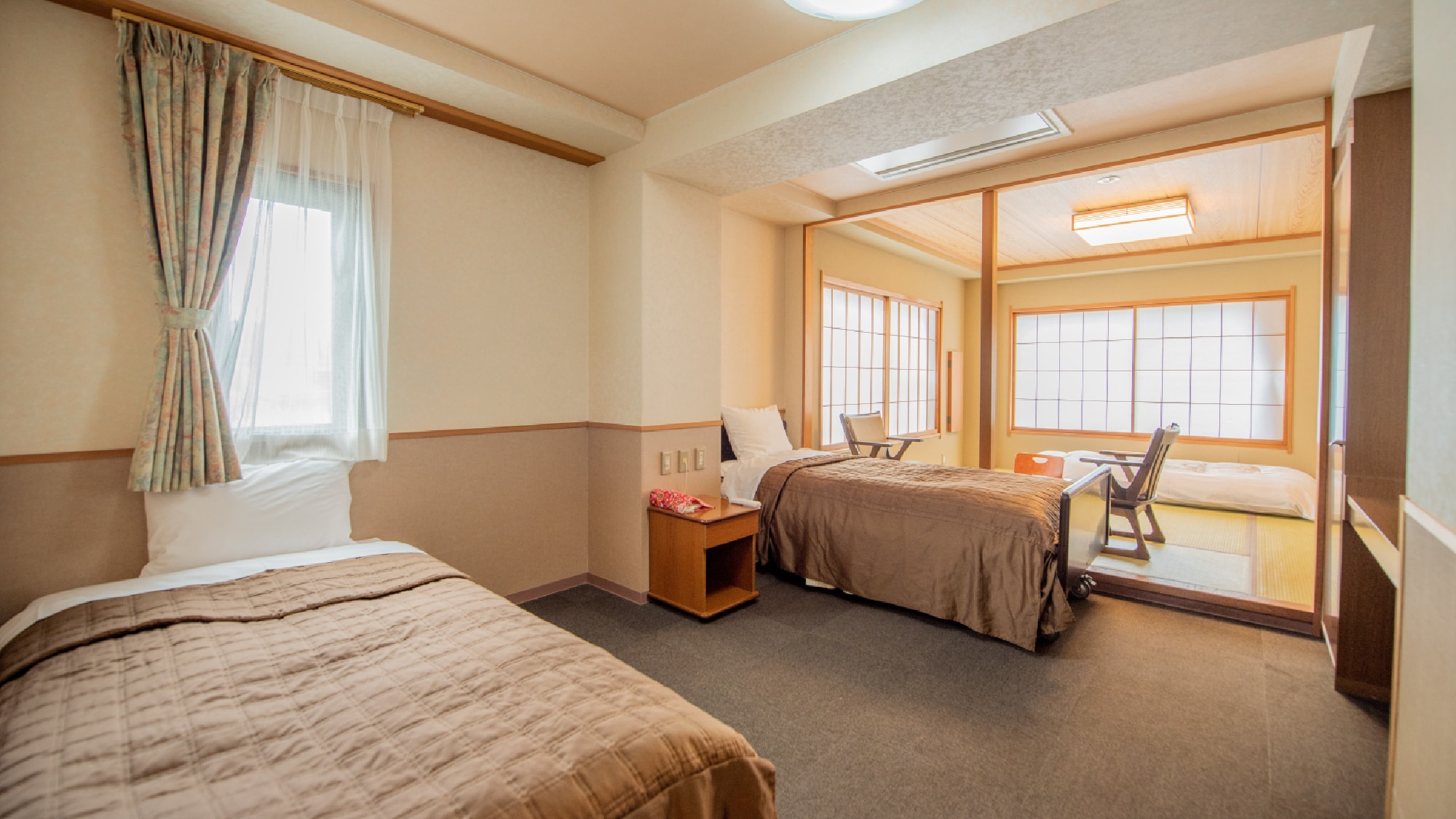・Barrier-free room “On no Ma” Japanese/Western-style room 8 tatami mats + 2 beds