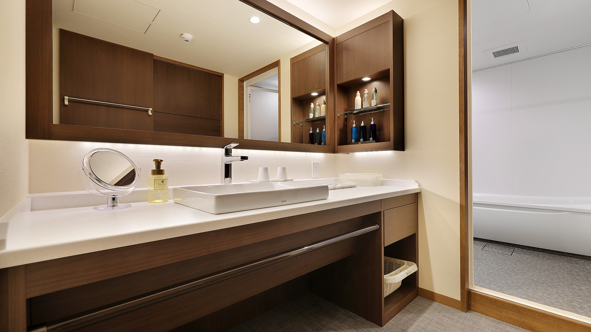 December 2020 NEWOPEN Luxury Suite