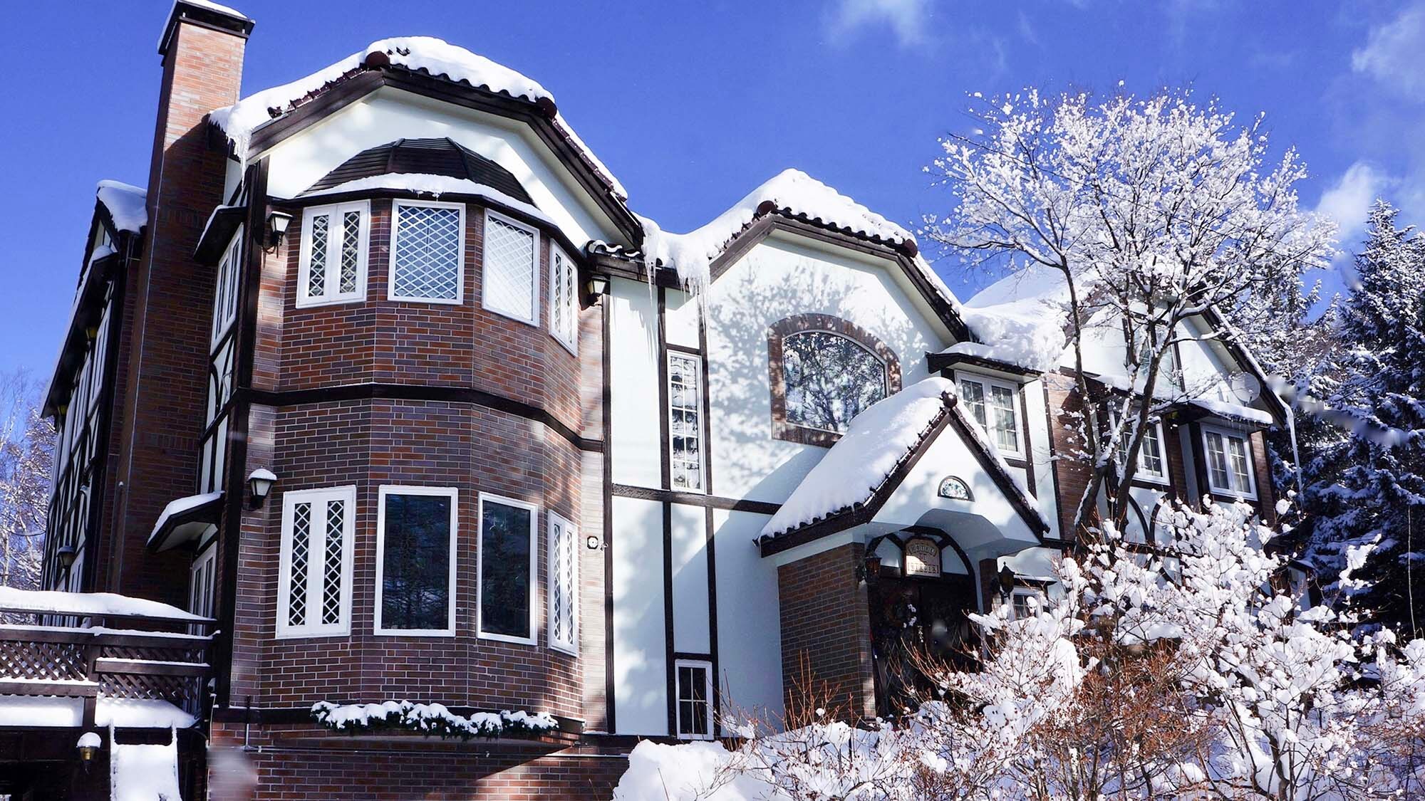 ・[Exterior] You can see a different view during the snowy season.