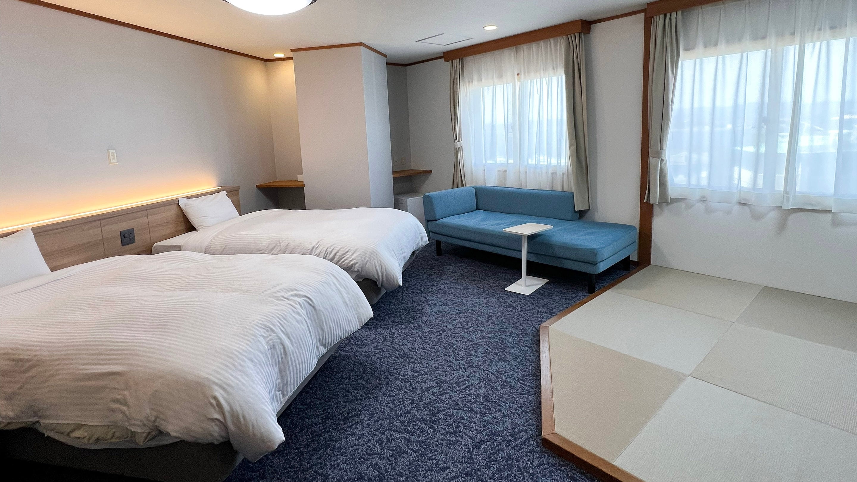 Standard Japanese-Western style twin room (example of a guest room)