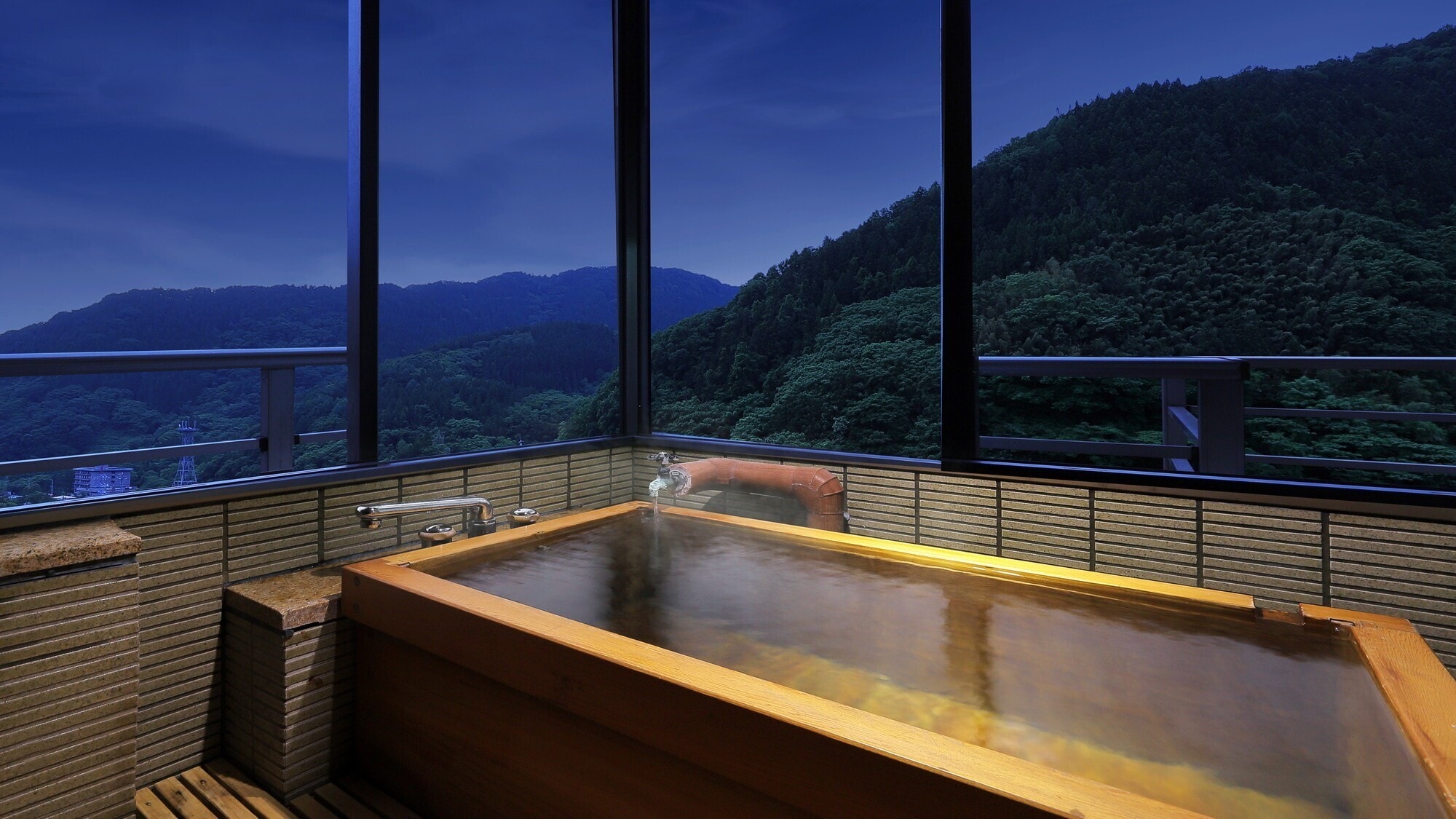 [12 tatami Japanese-style room with hot spring (river side)] Please feel free to enjoy Bankokuya's proud hot springs in the comfort of your own room.