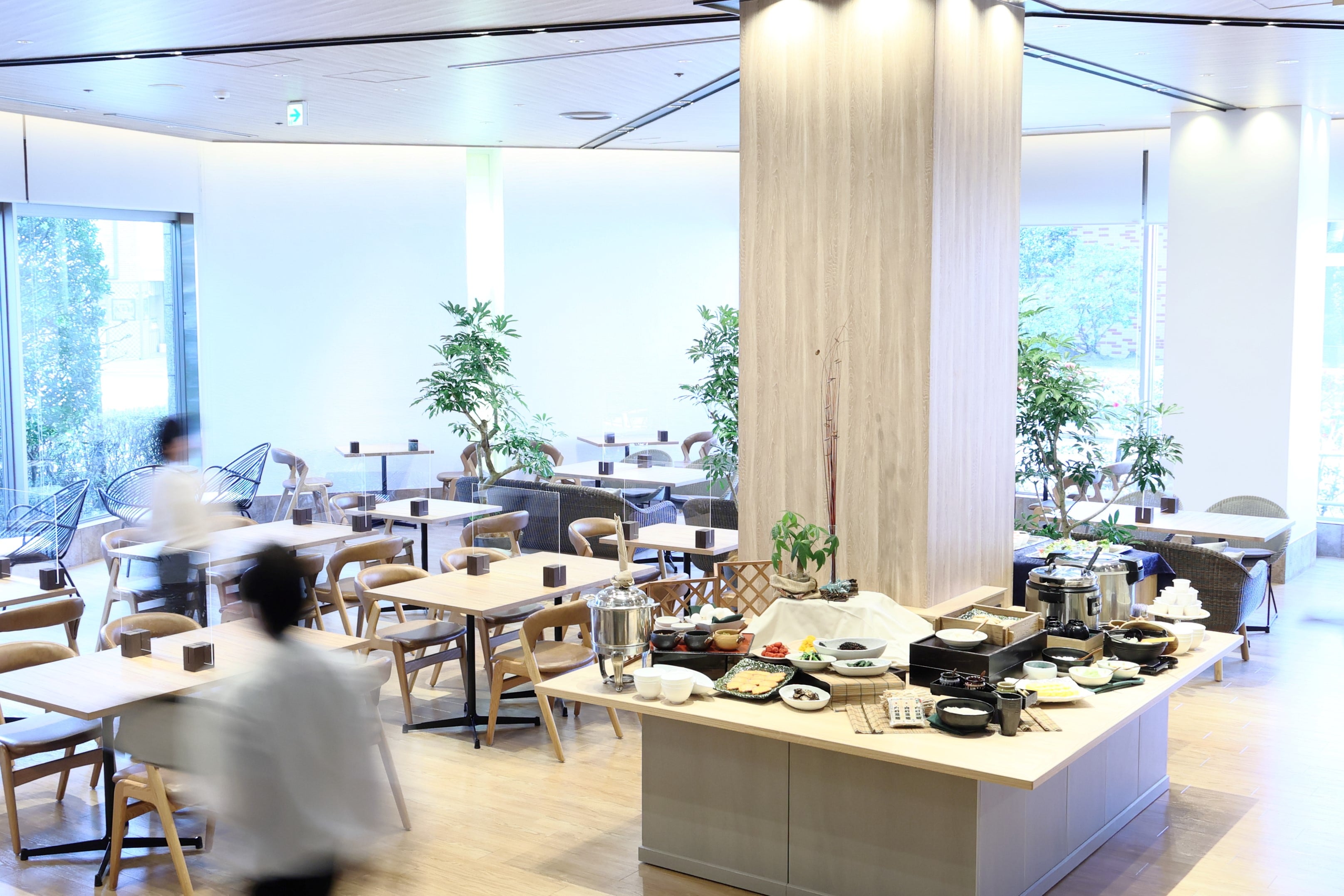 Open from morning until night as an all-day dining restaurant