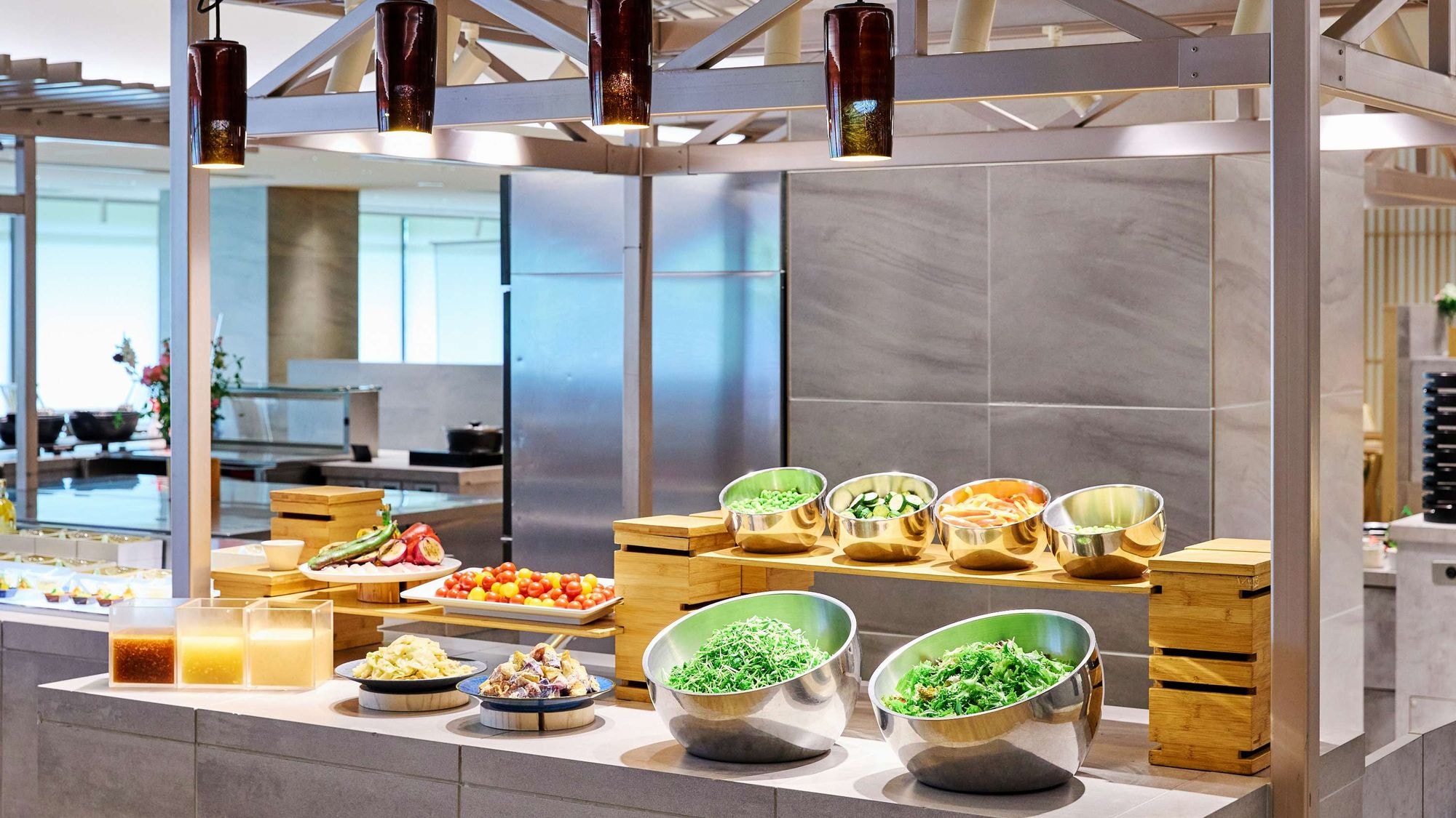 [Dinner] We offer colorful dishes worthy of the Hanaori name.