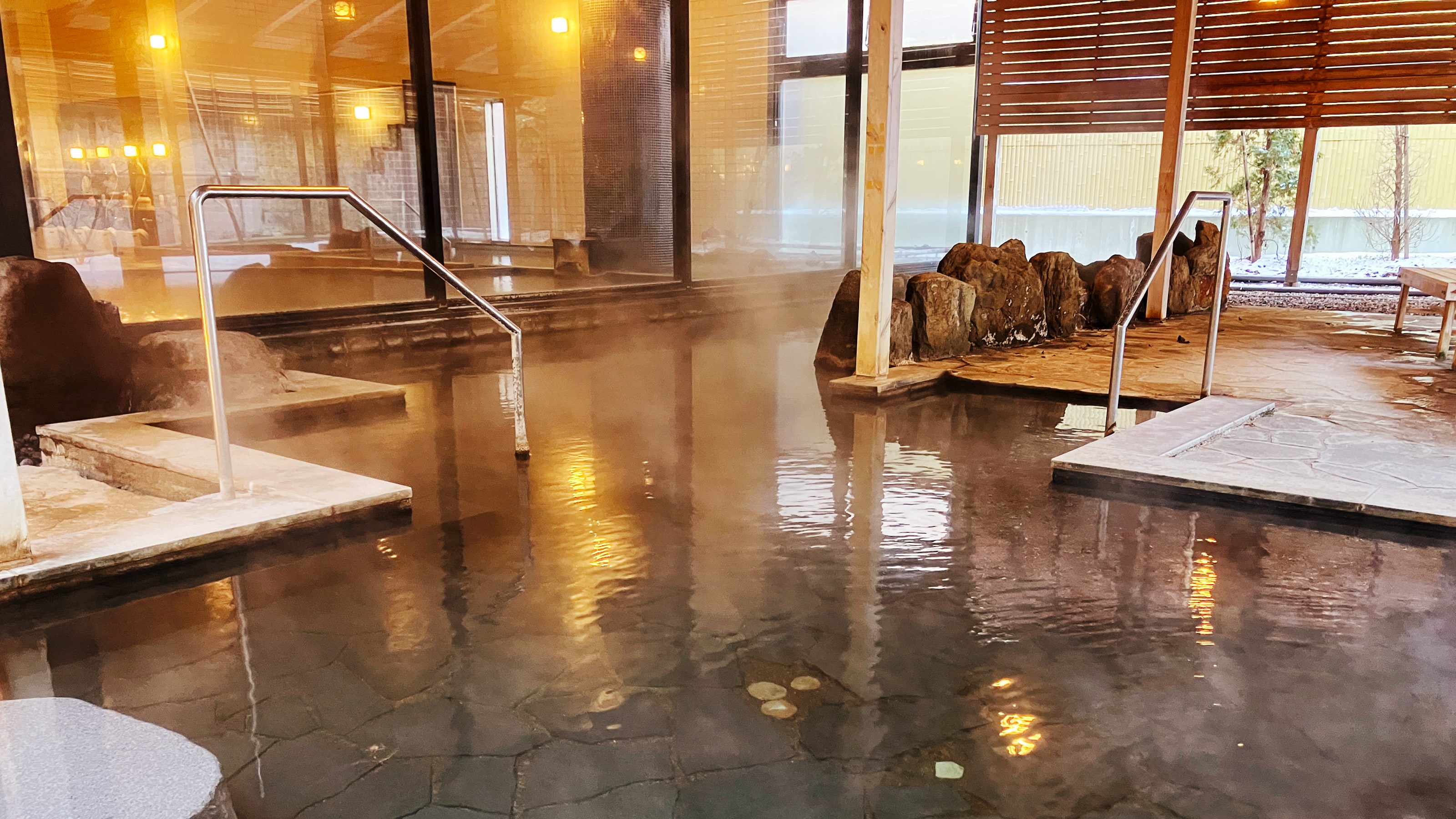 Large public bath (refreshing bath)