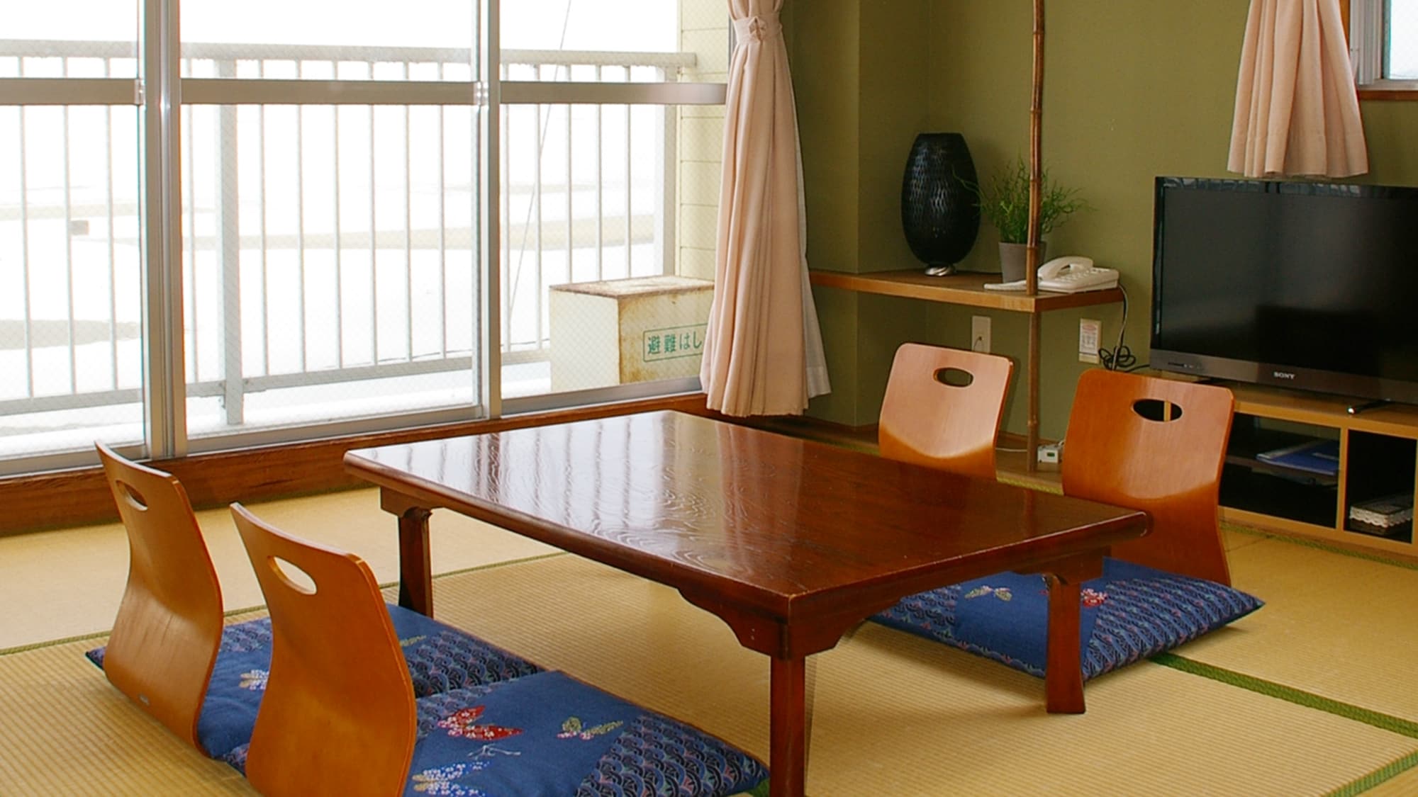 *例如：面向大海的日式房間