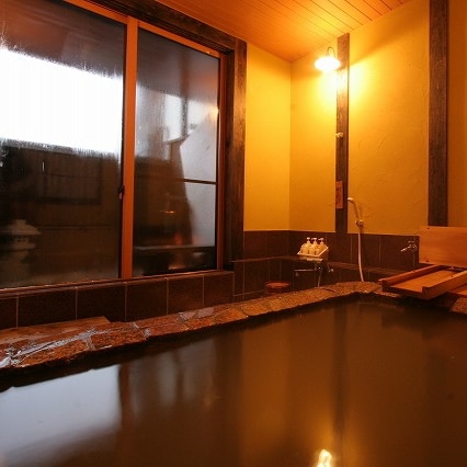 [Nanakamado] With a semi-open-air bath There is a comfortable tsubo garden beyond the bath in the guest room!