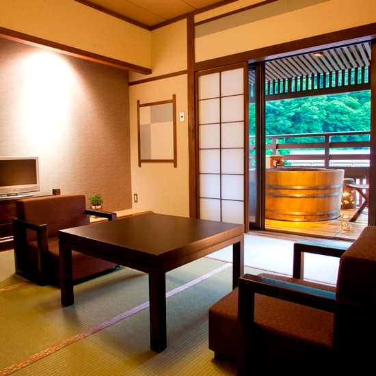 Guest room with open-air bath [Tsukikagari] 8 tatami mats