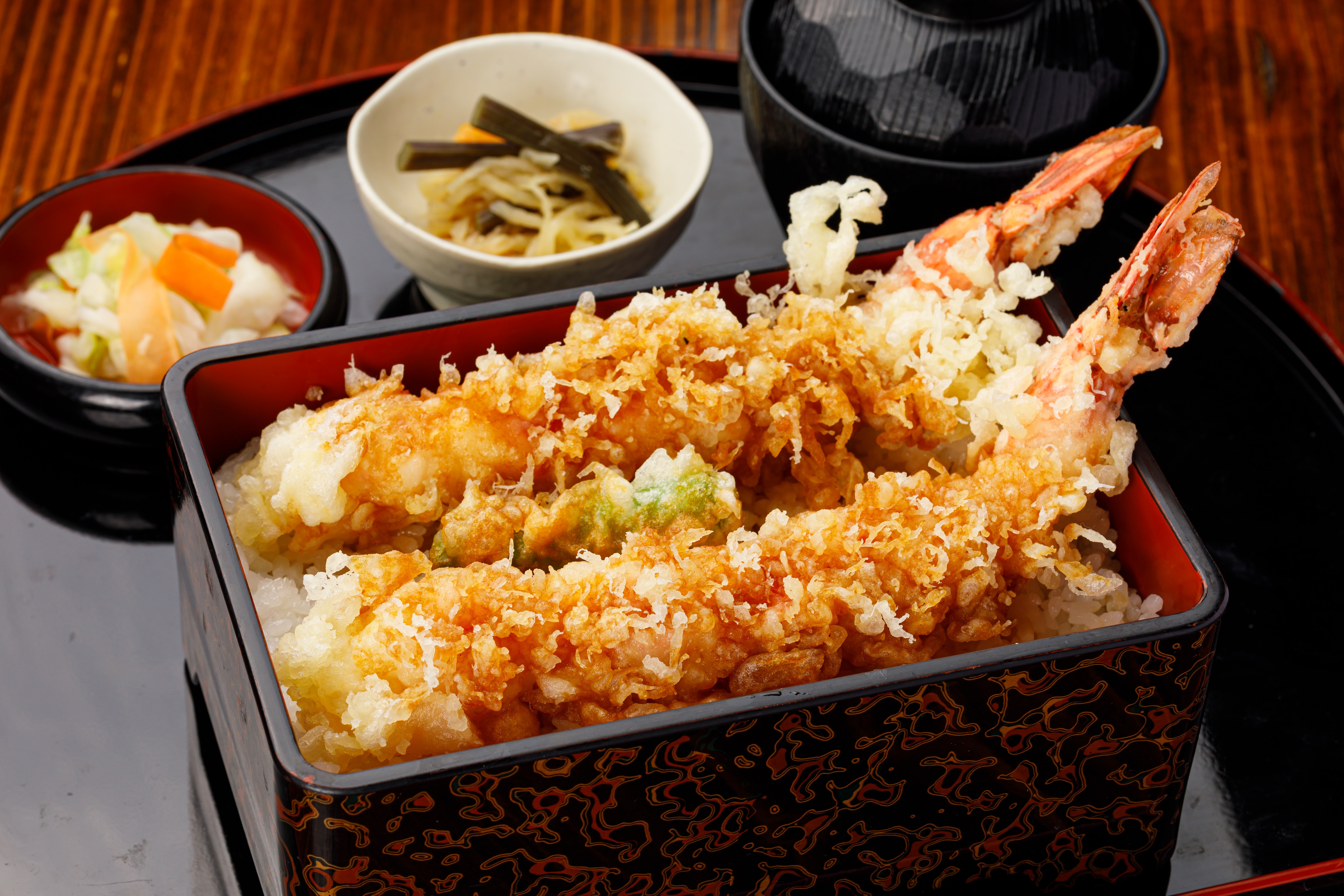 Mangkuk nasi tempura udang besar
