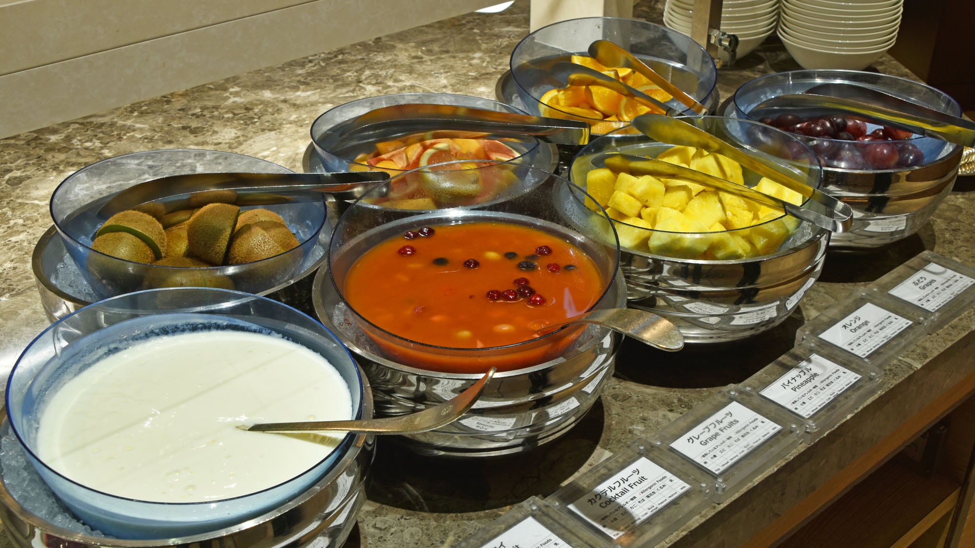 [Japanese and Western food buffet] Fruits