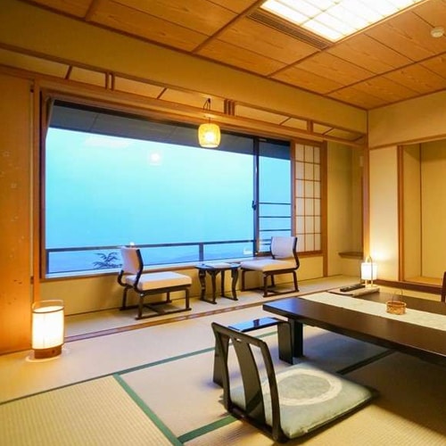 [Top floor of the East Wing, 12 tatami Japanese-style room, enjoy the grand panorama of Joshu!] 2 rooms in total. Special observation rooms with outstanding views.