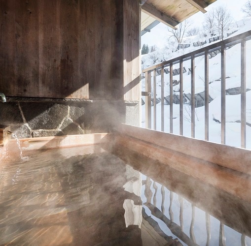 [Guest room open-air bath] You can monopolize the flowing water from the source of Japan's three major medicinal baths ♪