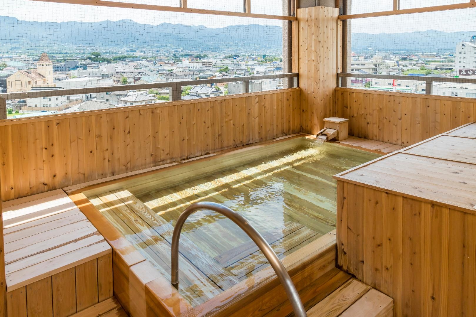 Open-air bath