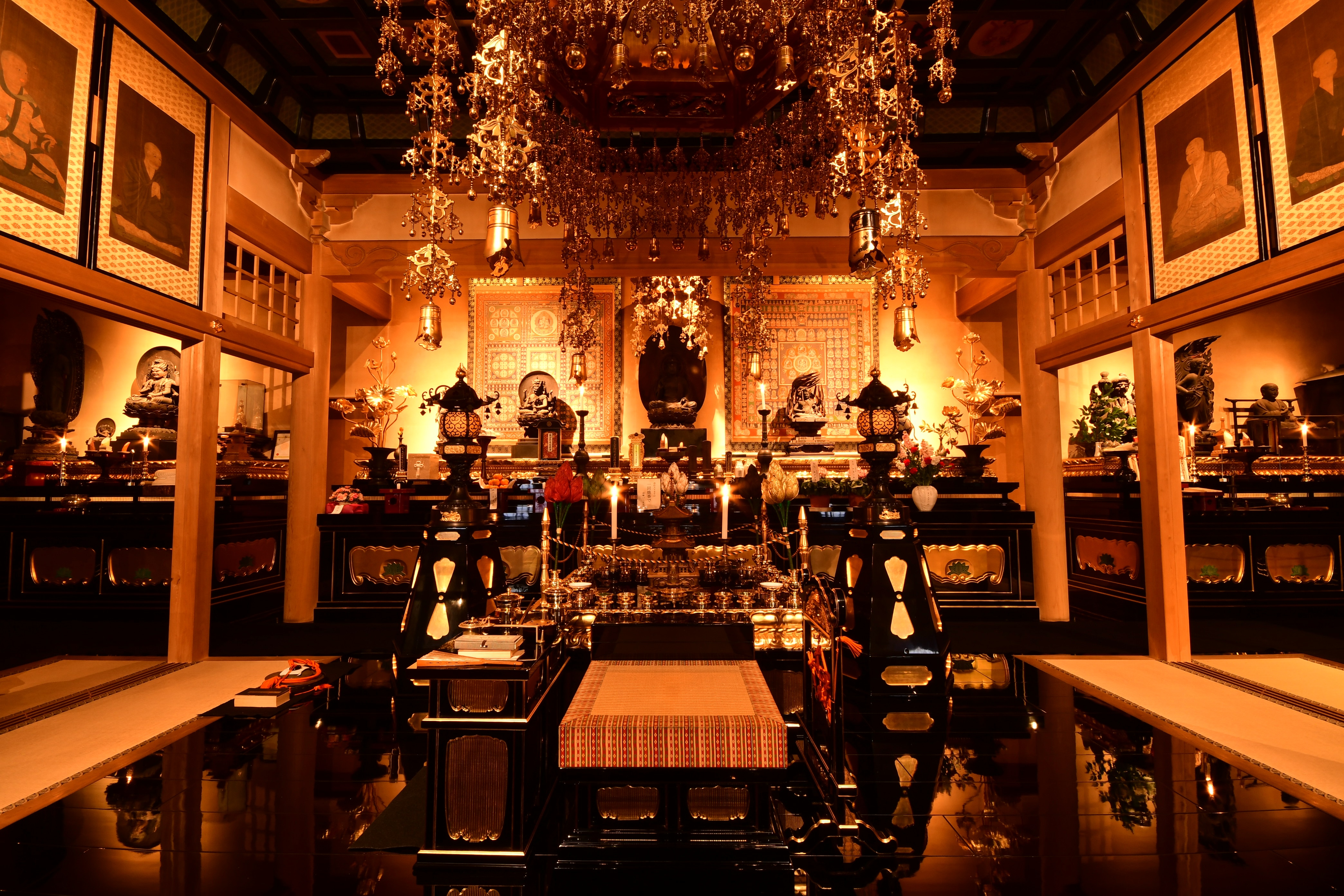 An example of the main hall