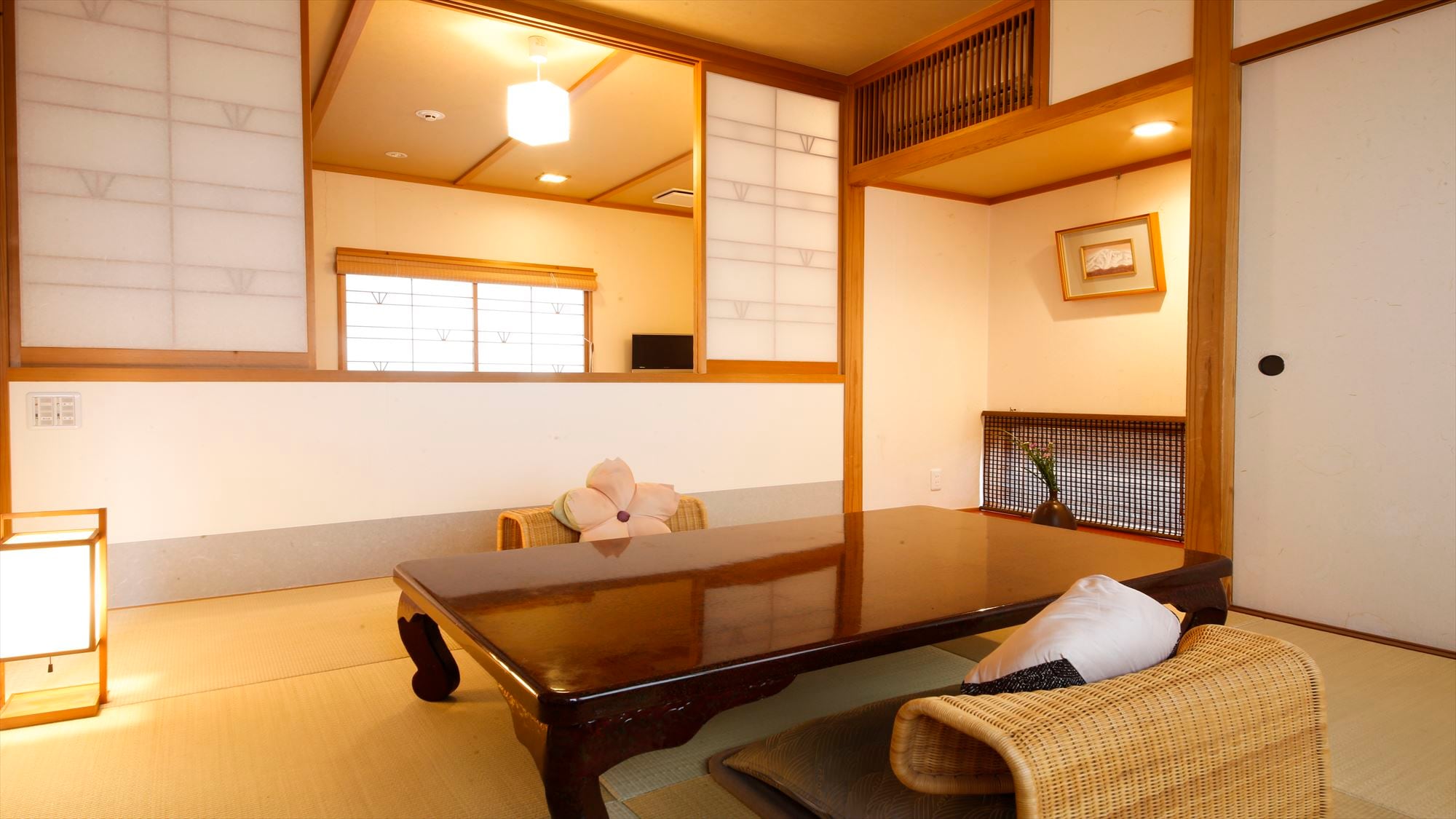 ห้องที่มีพื้นที่พักผ่อนแยกต่างหากในห้องนอนระหว่าง Kanaru Sanso [Matsu]