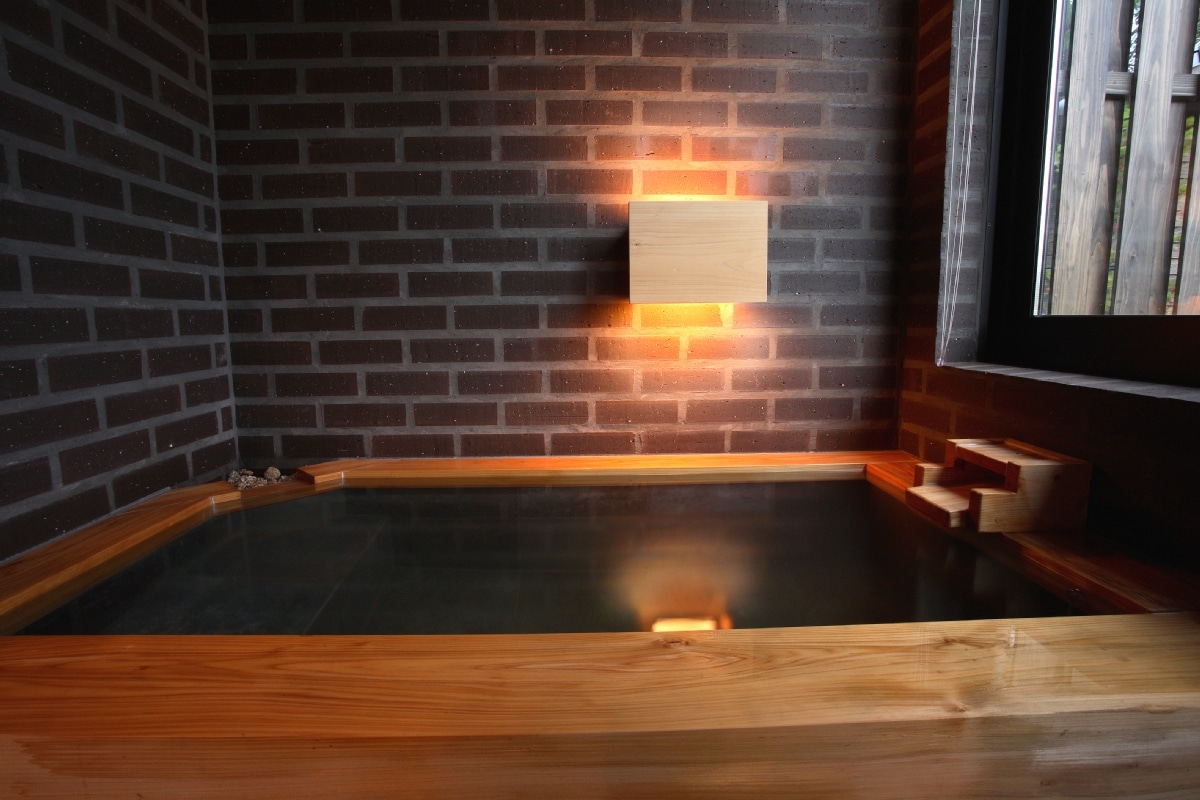An example of a Japanese-style room bath
