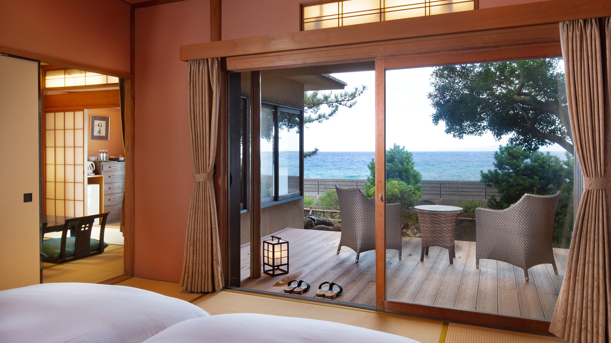 Separate Japanese and Western room