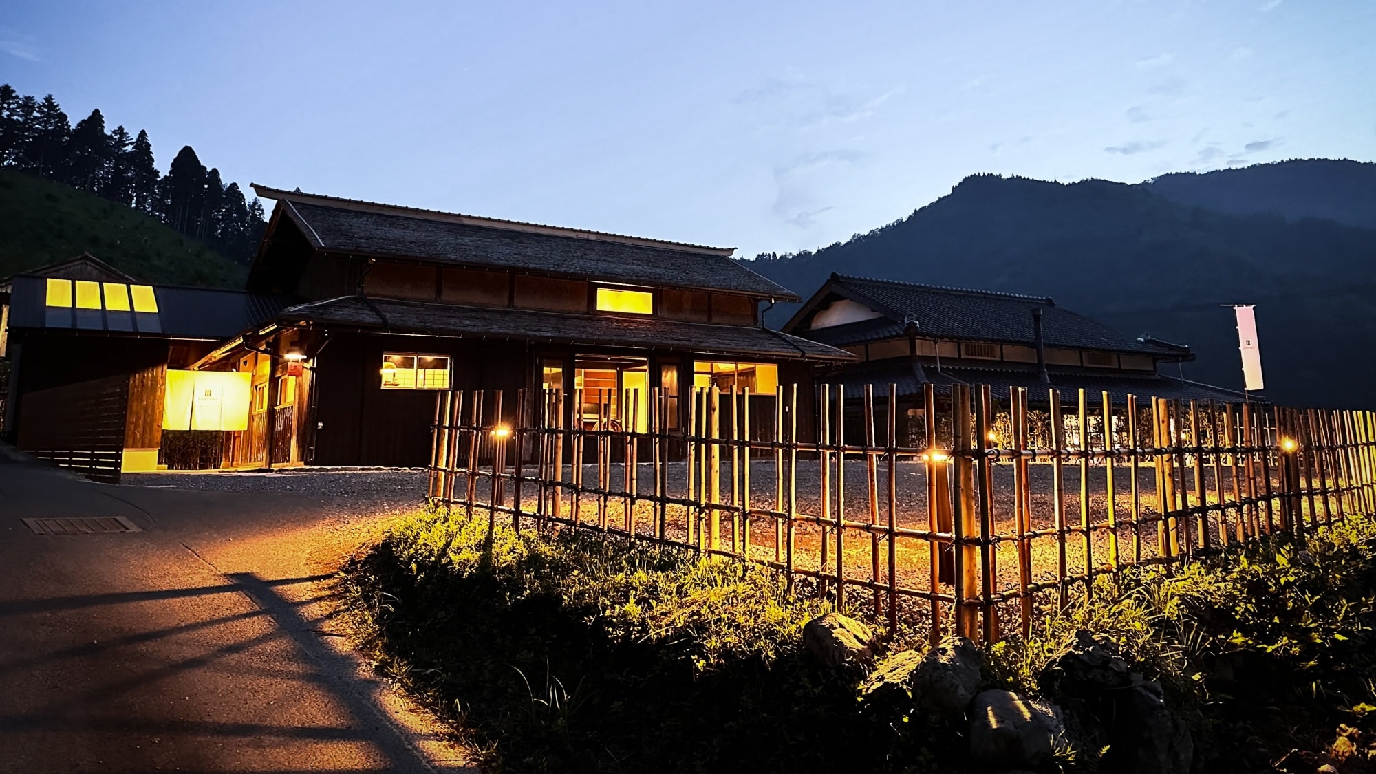 [Torch] Experience "living here" while traveling in an old-fashioned house that feels like a hometown in your heart.